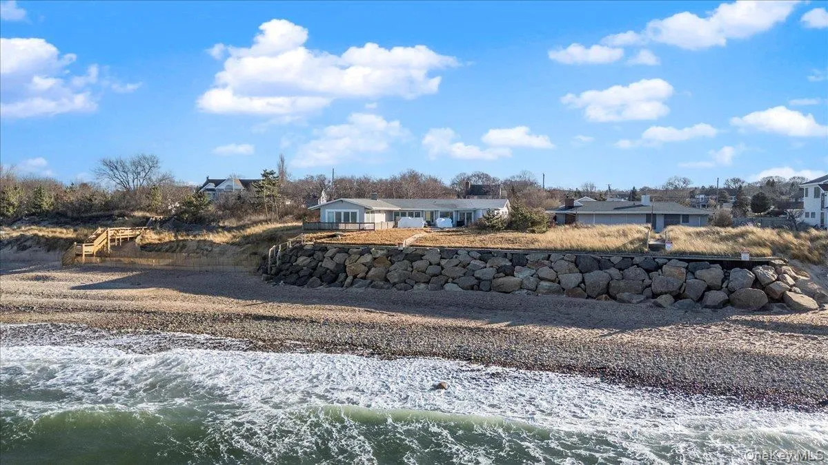 112 Soundview Drive, East Hampton, NY, 4 Bedrooms Bedrooms, 11 Rooms Rooms,3 BathroomsBathrooms,Residential,For Rent,Soundview,0,943322 112 Soundview Drive, East Hampton, NY, 4 Bedrooms Bedrooms, 11 Rooms Rooms,3 BathroomsBathrooms,Residential,For Rent,Soundview,0,943322