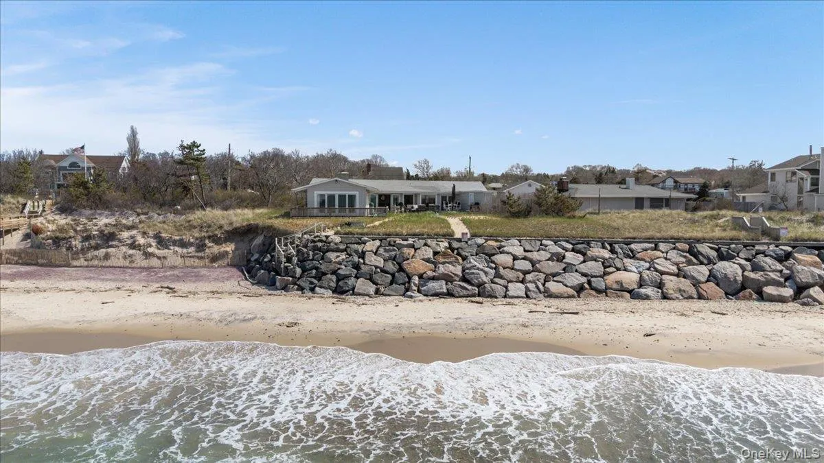 112 Soundview Drive, East Hampton, NY, 4 Bedrooms Bedrooms, 11 Rooms Rooms,3 BathroomsBathrooms,Residential,For Rent,Soundview,0,943322 112 Soundview Drive, East Hampton, NY, 4 Bedrooms Bedrooms, 11 Rooms Rooms,3 BathroomsBathrooms,Residential,For Rent,Soundview,0,943322