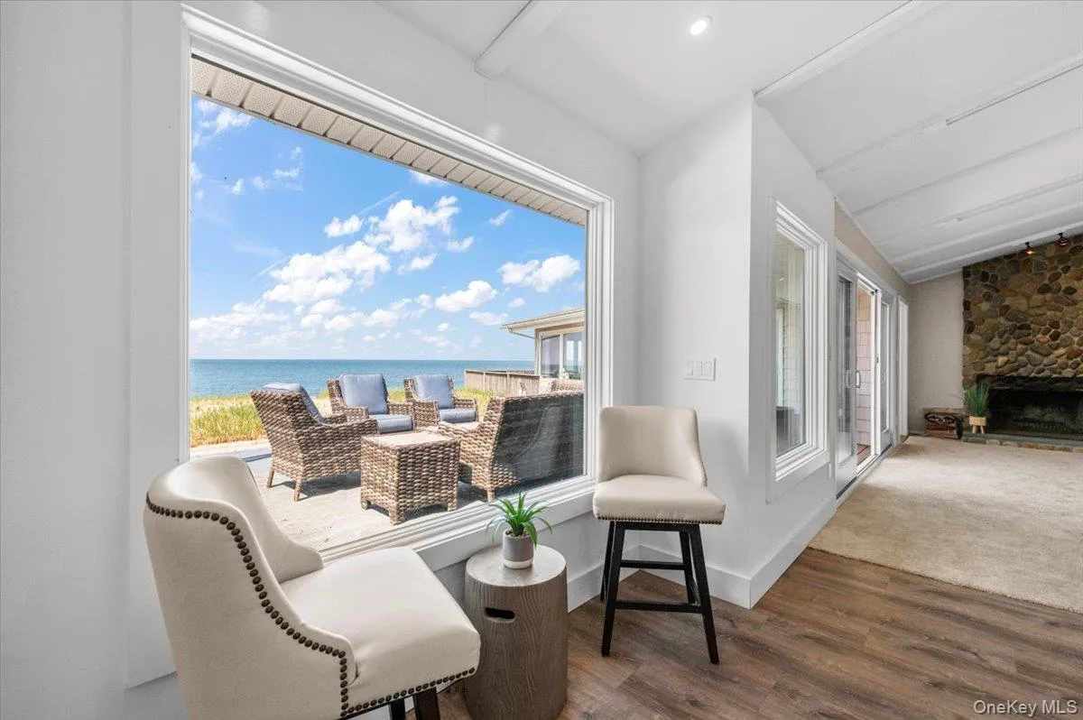 112 Soundview Drive, East Hampton, NY, 4 Bedrooms Bedrooms, 11 Rooms Rooms,3 BathroomsBathrooms,Residential,For Rent,Soundview,0,943322 112 Soundview Drive, East Hampton, NY, 4 Bedrooms Bedrooms, 11 Rooms Rooms,3 BathroomsBathrooms,Residential,For Rent,Soundview,0,943322