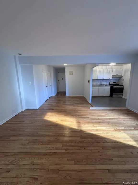 5639 Netherland Avenue, New York, NY, 1 Bedroom Bedrooms, 3 Rooms Rooms,1 BathroomBathrooms,Residential,For Rent,Netherland,0,943360 5639 Netherland Avenue, New York, NY, 1 Bedroom Bedrooms, 3 Rooms Rooms,1 BathroomBathrooms,Residential,For Rent,Netherland,0,943360