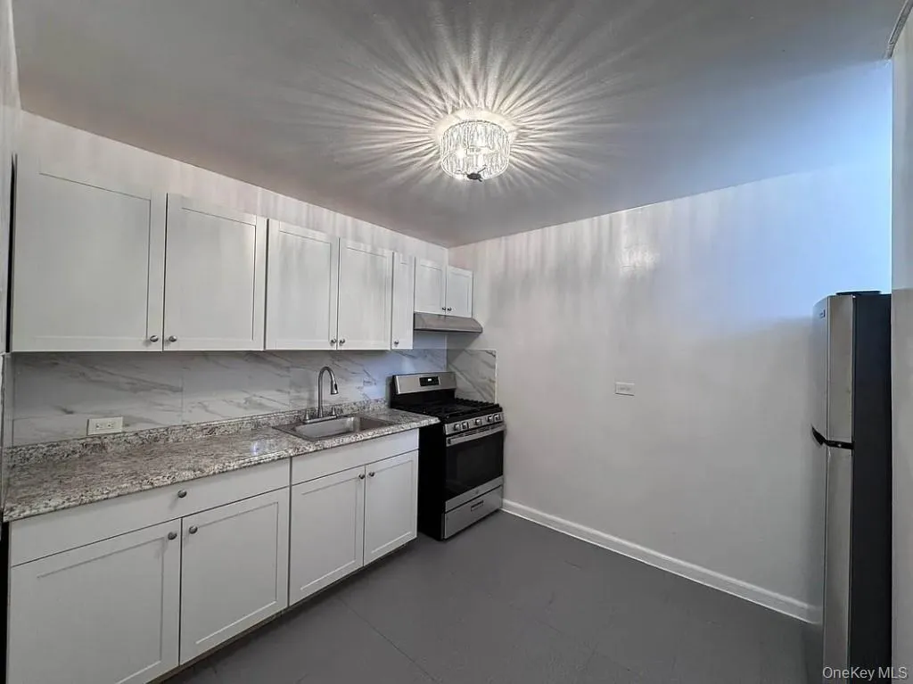 5639 Netherland Avenue, New York, NY, 1 Bedroom Bedrooms, 3 Rooms Rooms,1 BathroomBathrooms,Residential,For Rent,Netherland,0,943360 5639 Netherland Avenue, New York, NY, 1 Bedroom Bedrooms, 3 Rooms Rooms,1 BathroomBathrooms,Residential,For Rent,Netherland,0,943360