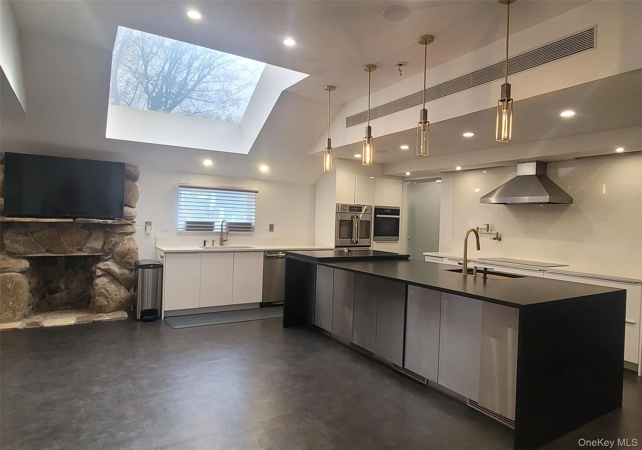 3 Maple Street, Oyster Bay, NY, 5 Bedrooms Bedrooms, 10 Rooms Rooms,3 BathroomsBathrooms,Residential,For Rent,Maple,0,KEY943383 3 Maple Street, Oyster Bay, NY, 5 Bedrooms Bedrooms, 10 Rooms Rooms,3 BathroomsBathrooms,Residential,For Rent,Maple,0,KEY943383