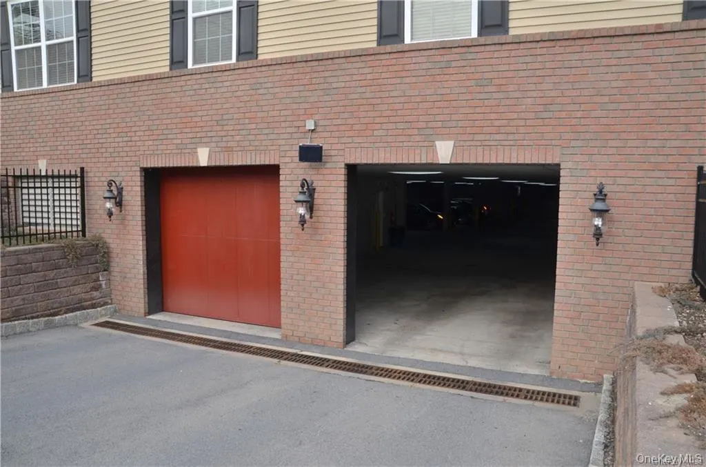 Under Ground Garage with Assigned parking spot. Park indoors! Out of the Rain and Snow Under Ground Garage with Assigned parking spot. Park indoors! Out of the Rain and Snow