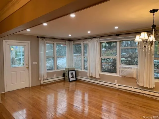 Workspace/dining area Workspace/dining area