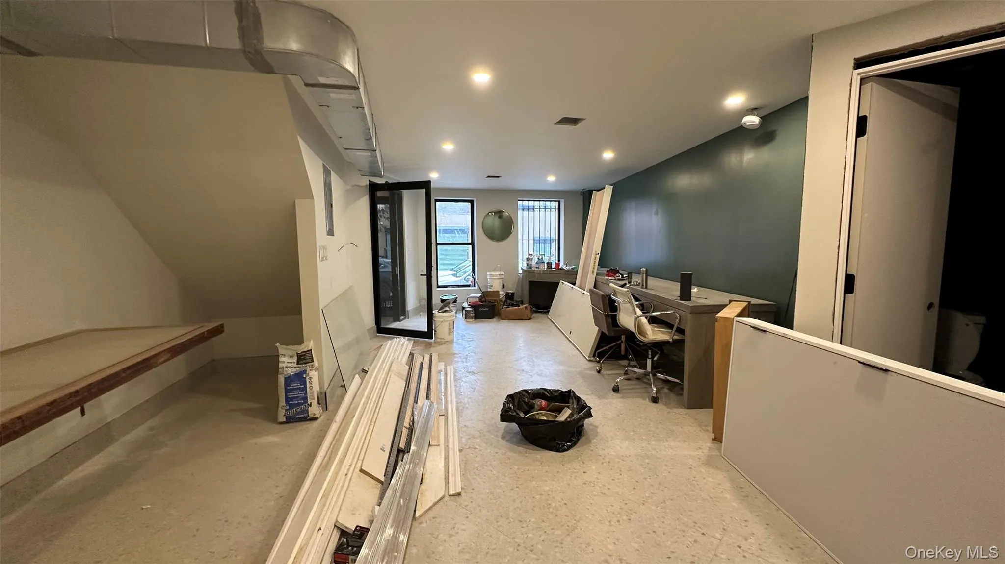 Office with recessed lighting Office with recessed lighting