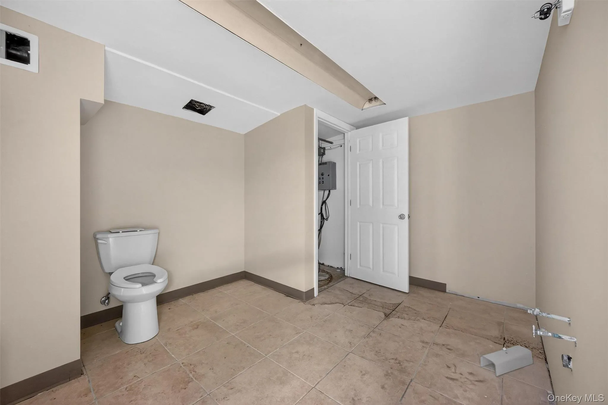 Bathroom with toilet Bathroom with toilet