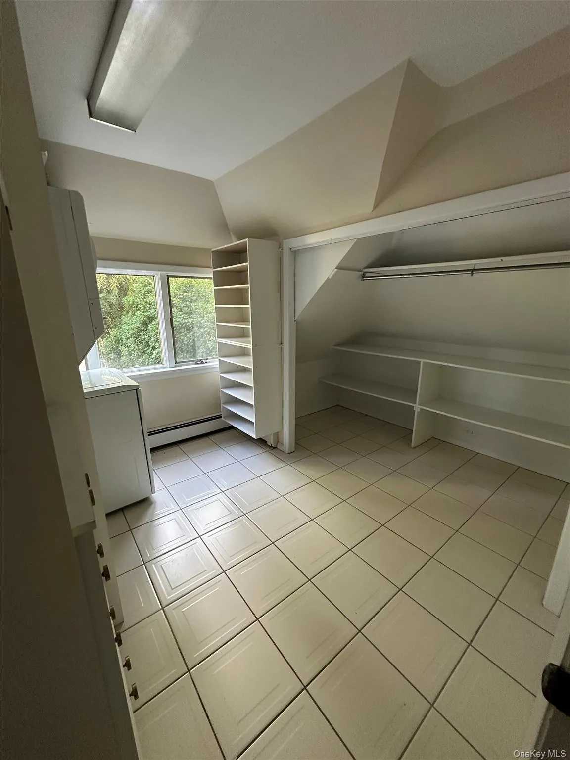 5 Beverly Road, North Hempstead, NY, 4 Bedrooms Bedrooms, 6 Rooms Rooms,1 BathroomBathrooms,Residential Lease,Idx,Beverly,0,943597 5 Beverly Road, North Hempstead, NY, 4 Bedrooms Bedrooms, 6 Rooms Rooms,1 BathroomBathrooms,Residential Lease,Idx,Beverly,0,943597