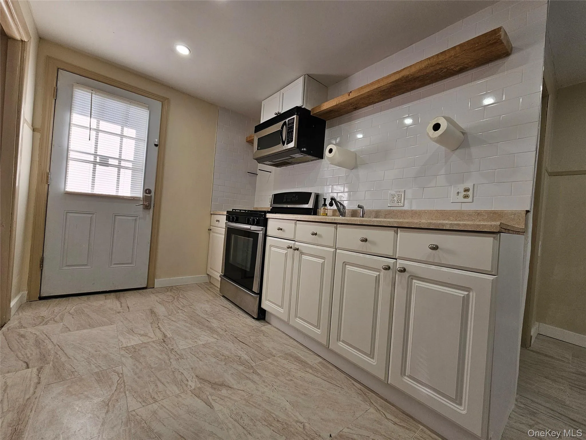 704 Tower Avenue, Montgomery, NY, 2 Bedrooms Bedrooms, 6 Rooms Rooms,1 BathroomBathrooms,Residential Lease,For Rent,Tower,0,943754 704 Tower Avenue, Montgomery, NY, 2 Bedrooms Bedrooms, 6 Rooms Rooms,1 BathroomBathrooms,Residential Lease,For Rent,Tower,0,943754