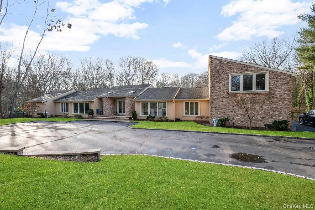 90 Rodeo Drive, Oyster Bay, NY, 3 Bedrooms Bedrooms, 7 Rooms Rooms,2 BathroomsBathrooms,Residential Lease,For Rent,Rodeo,0,943766 90 Rodeo Drive, Oyster Bay, NY, 3 Bedrooms Bedrooms, 7 Rooms Rooms,2 BathroomsBathrooms,Residential Lease,For Rent,Rodeo,0,943766