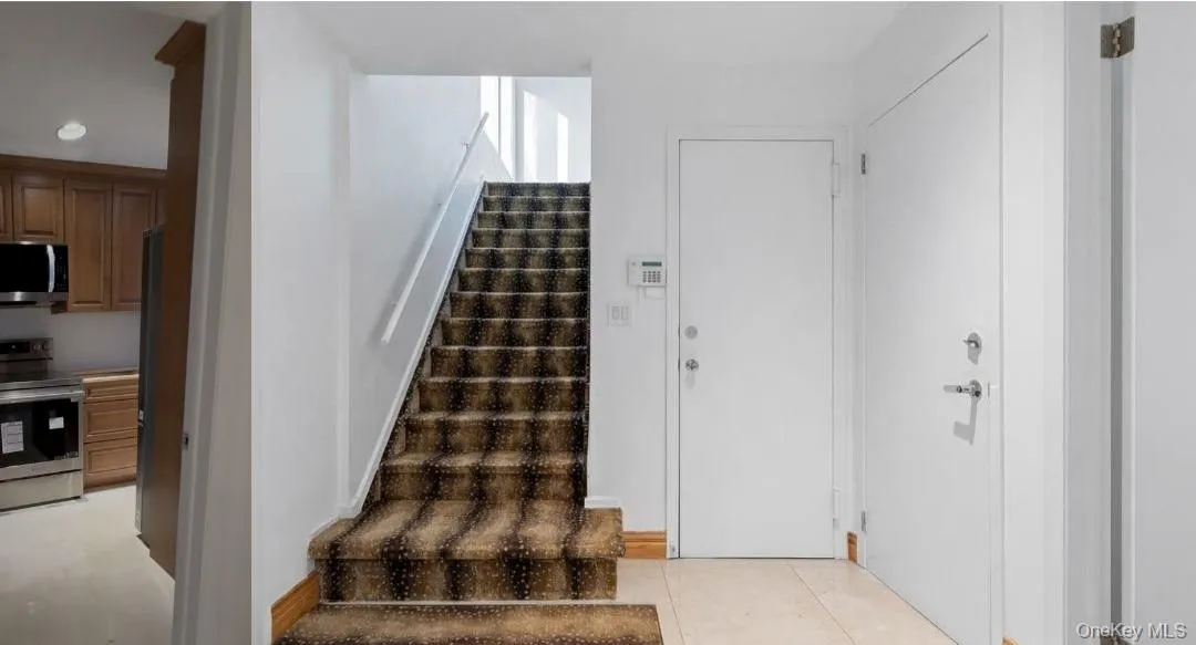 90 Rodeo Drive, Oyster Bay, NY, 3 Bedrooms Bedrooms, 7 Rooms Rooms,2 BathroomsBathrooms,Residential Lease,For Rent,Rodeo,0,943766 90 Rodeo Drive, Oyster Bay, NY, 3 Bedrooms Bedrooms, 7 Rooms Rooms,2 BathroomsBathrooms,Residential Lease,For Rent,Rodeo,0,943766