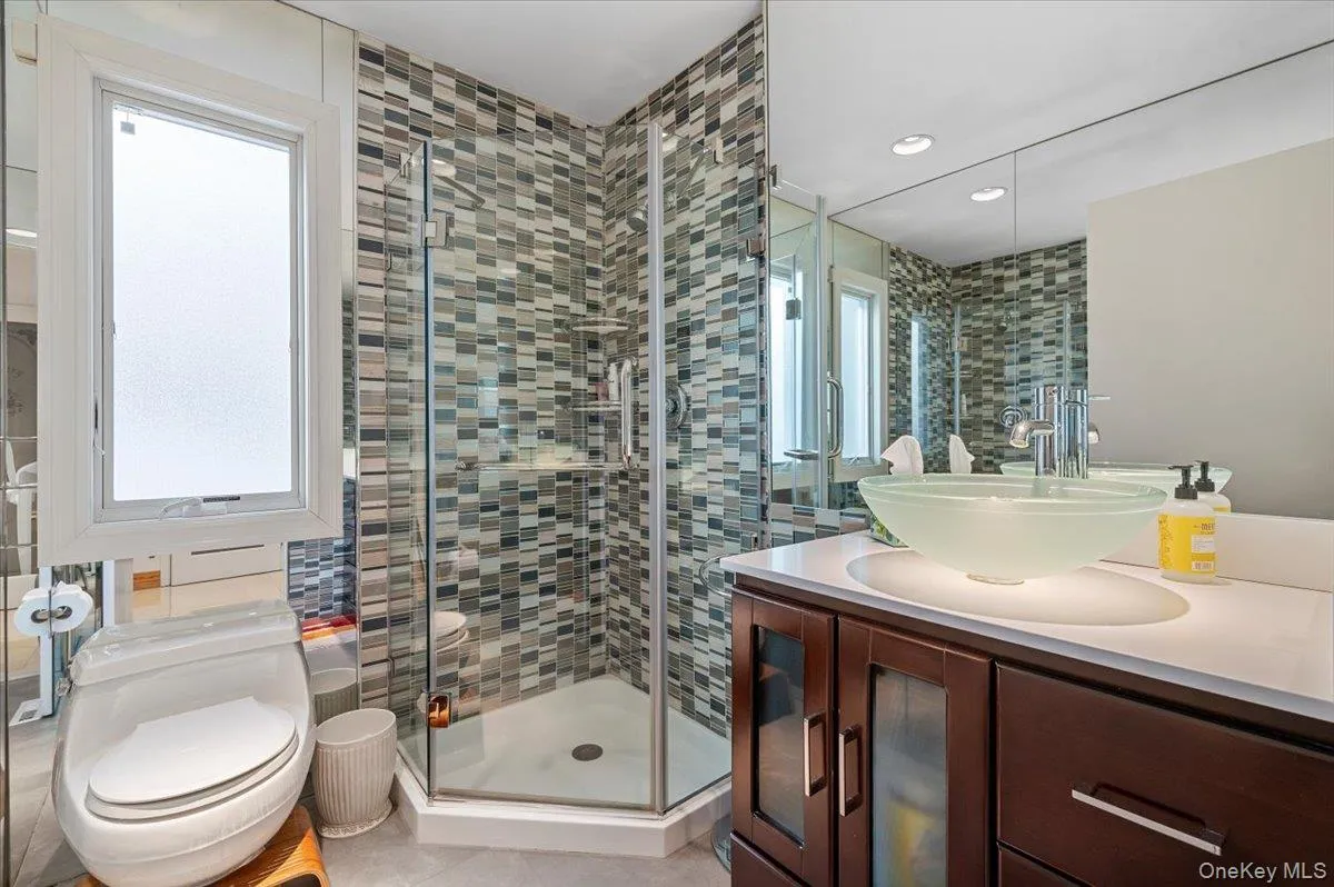 full bathroom on 1st floor full bathroom on 1st floor