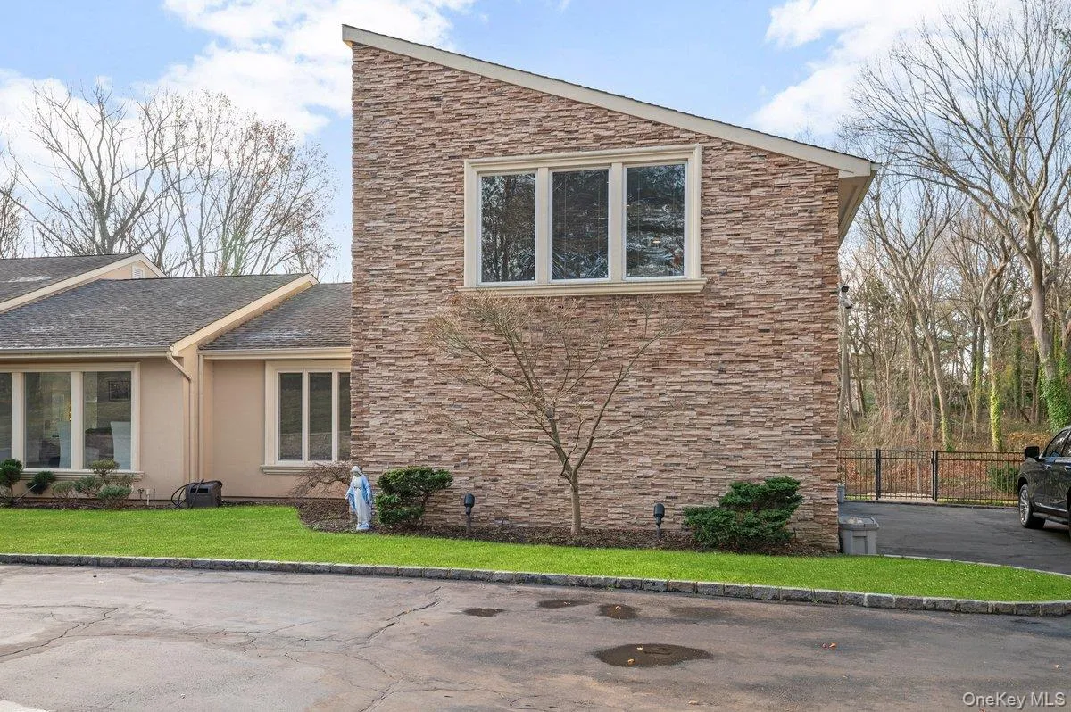 90 Rodeo Drive, Oyster Bay, NY, 3 Bedrooms Bedrooms, 7 Rooms Rooms,2 BathroomsBathrooms,Residential Lease,Idx,Rodeo,0,943766 90 Rodeo Drive, Oyster Bay, NY, 3 Bedrooms Bedrooms, 7 Rooms Rooms,2 BathroomsBathrooms,Residential Lease,Idx,Rodeo,0,943766