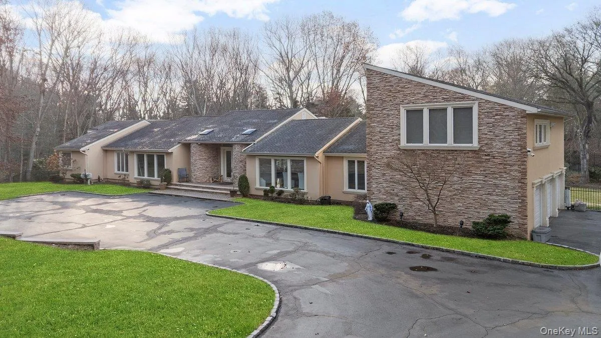 90 Rodeo Drive, Oyster Bay, NY, 3 Bedrooms Bedrooms, 7 Rooms Rooms,2 BathroomsBathrooms,Residential Lease,Idx,Rodeo,0,943766 90 Rodeo Drive, Oyster Bay, NY, 3 Bedrooms Bedrooms, 7 Rooms Rooms,2 BathroomsBathrooms,Residential Lease,Idx,Rodeo,0,943766