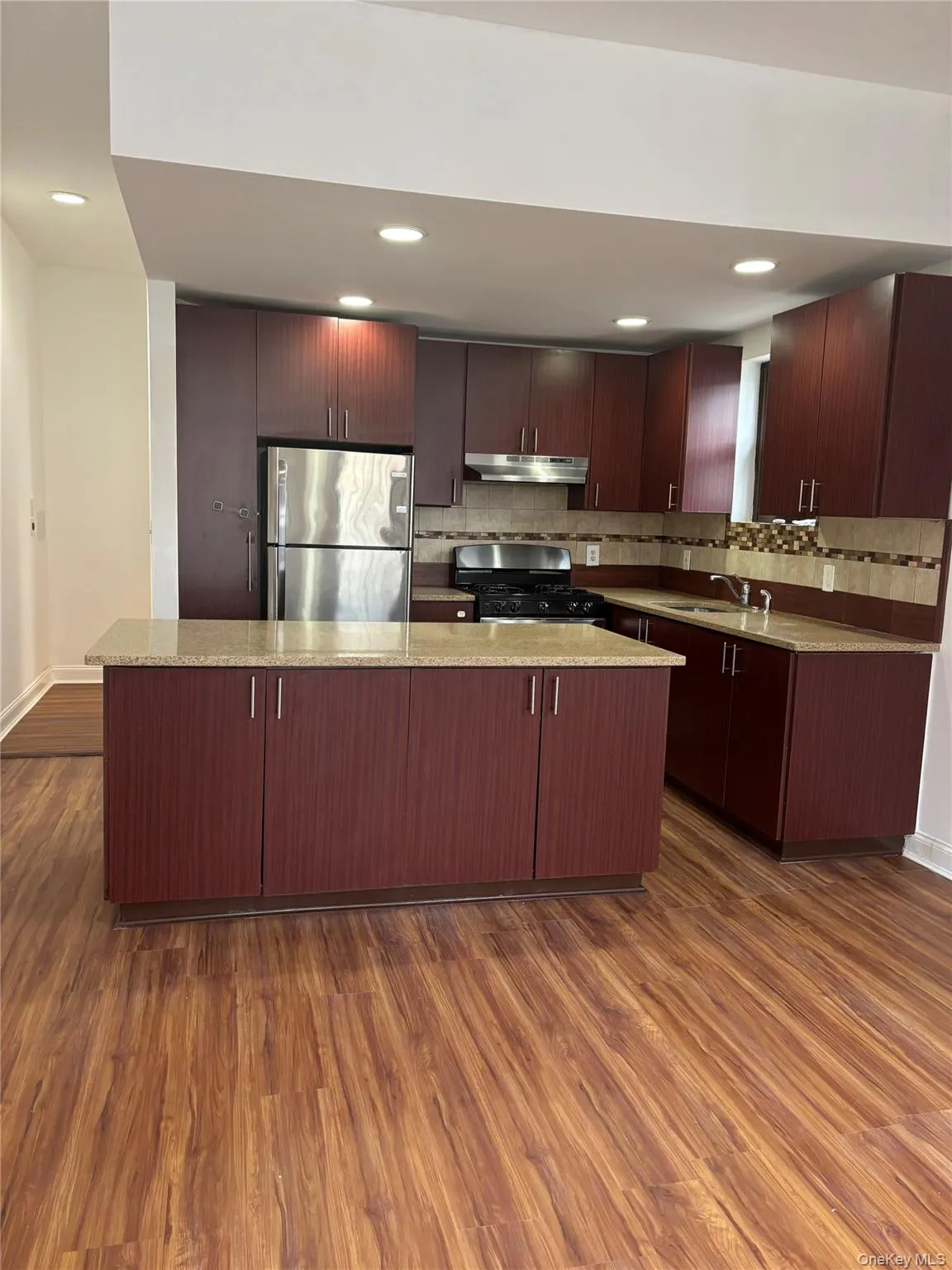 7719 Parsons Boulevard, New York, NY, 2 Bedrooms Bedrooms, 5 Rooms Rooms,2 BathroomsBathrooms,Residential Lease,For Rent,Parsons,0,943854 7719 Parsons Boulevard, New York, NY, 2 Bedrooms Bedrooms, 5 Rooms Rooms,2 BathroomsBathrooms,Residential Lease,For Rent,Parsons,0,943854