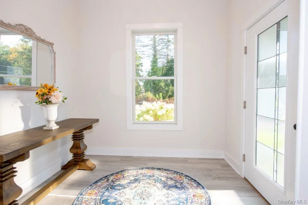 Elegant entryway with plenty of natural light Elegant entryway with plenty of natural light