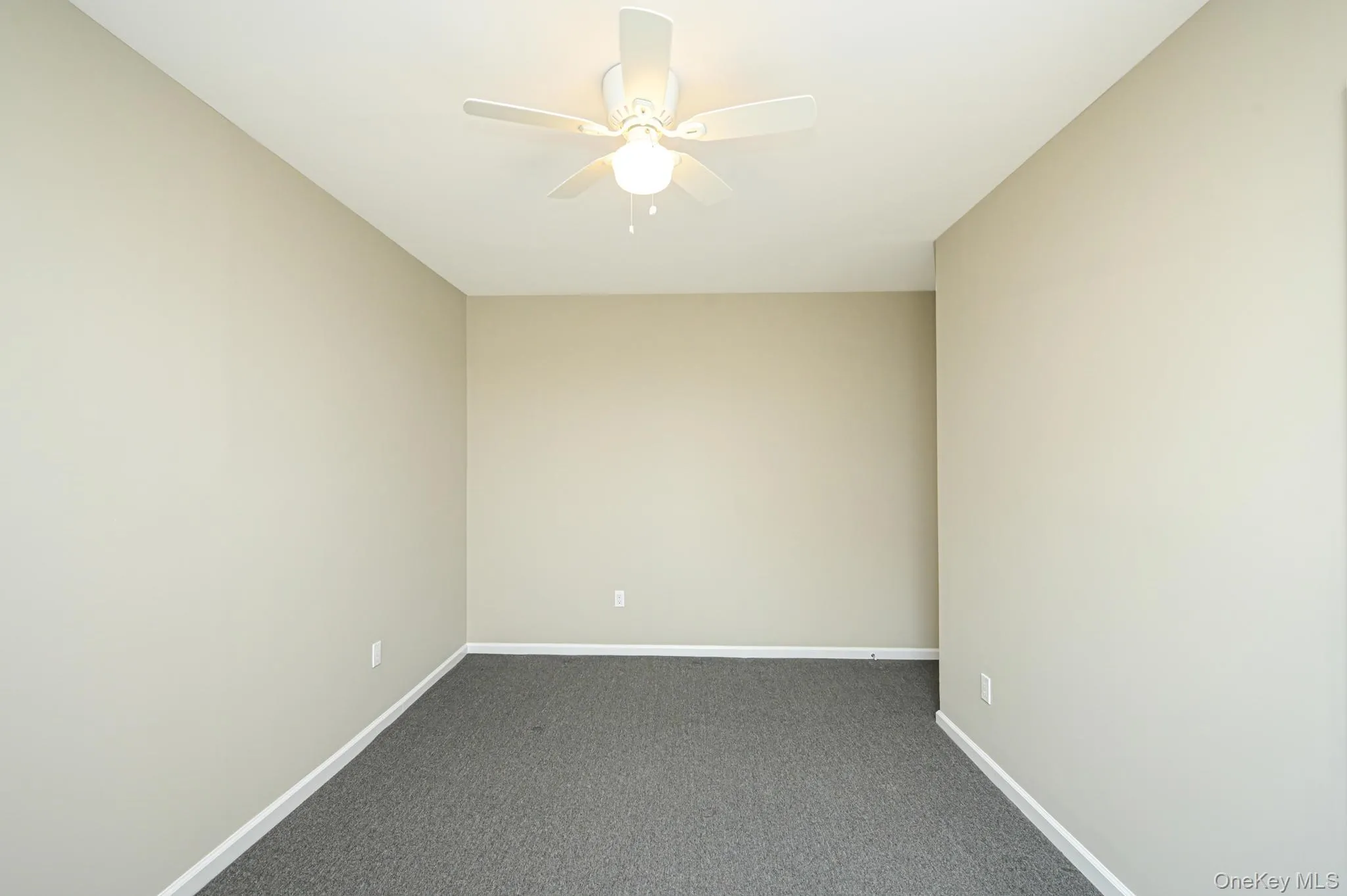bedroom w/carpet floors and a ceiling fan bedroom w/carpet floors and a ceiling fan