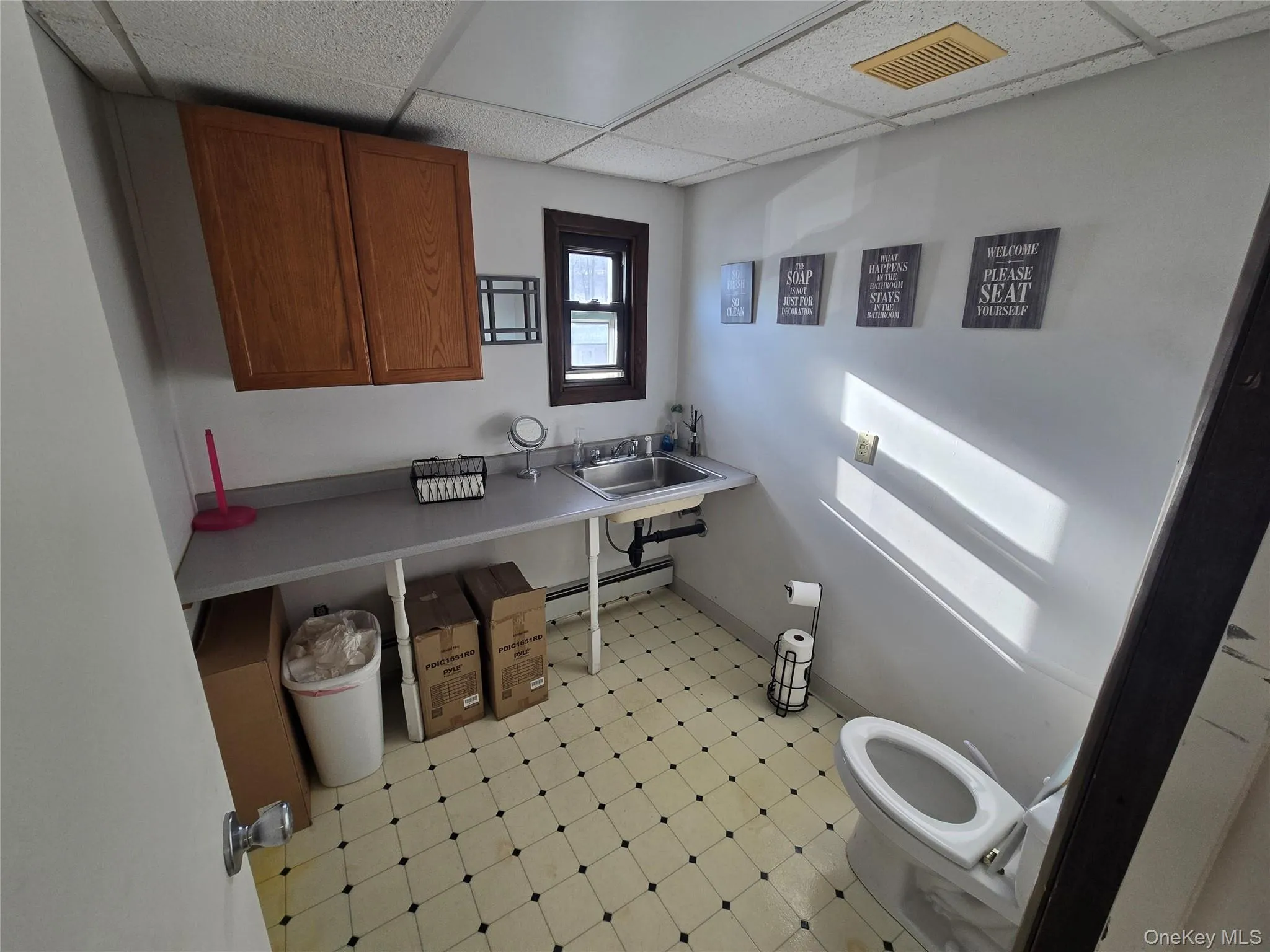 Common Bathroom (shared with 1 other tenant) in hall way on 2nd floor Common Bathroom (shared with 1 other tenant) in hall way on 2nd floor