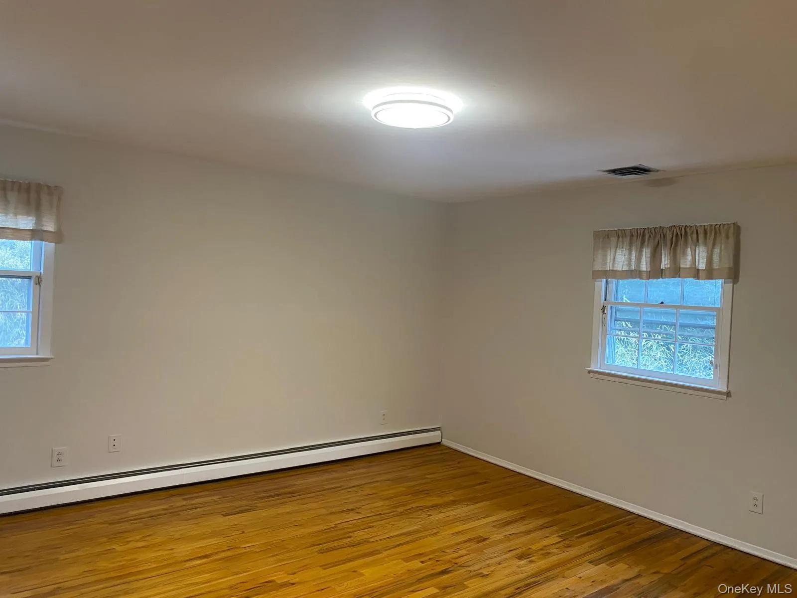 100 Kings Avenue, Hempstead, NY, 5 Bedrooms Bedrooms, 9 Rooms Rooms,4 BathroomsBathrooms,Residential Lease,For Rent,Kings,0,944040 100 Kings Avenue, Hempstead, NY, 5 Bedrooms Bedrooms, 9 Rooms Rooms,4 BathroomsBathrooms,Residential Lease,For Rent,Kings,0,944040