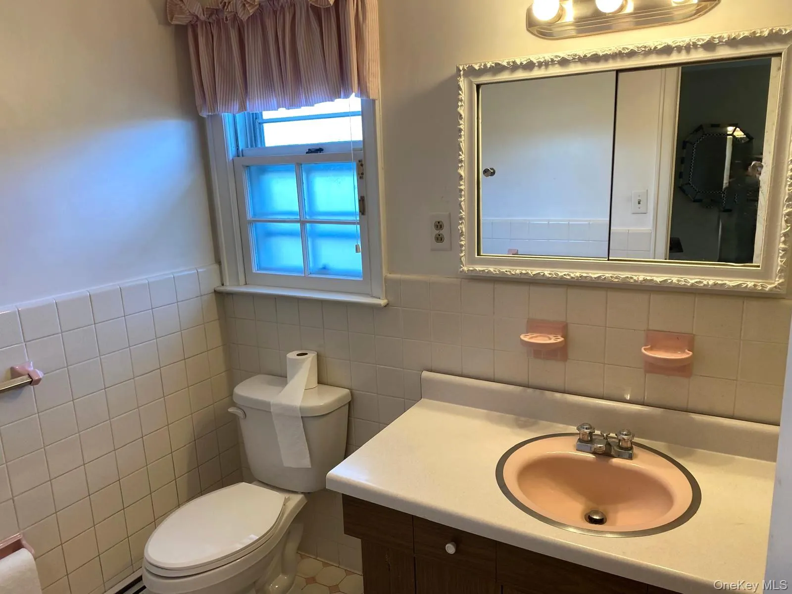100 Kings Avenue, Hempstead, NY, 5 Bedrooms Bedrooms, 9 Rooms Rooms,4 BathroomsBathrooms,Residential Lease,For Rent,Kings,0,944040 100 Kings Avenue, Hempstead, NY, 5 Bedrooms Bedrooms, 9 Rooms Rooms,4 BathroomsBathrooms,Residential Lease,For Rent,Kings,0,944040