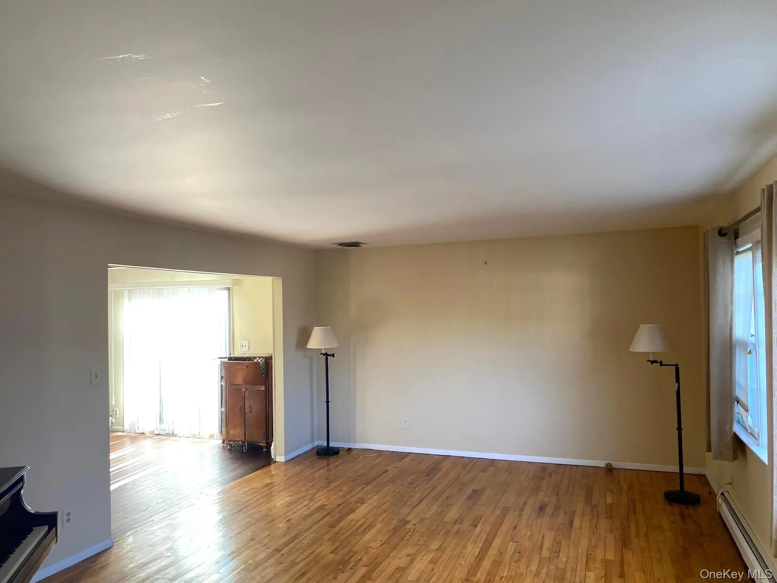 100 Kings Avenue, Hempstead, NY, 5 Bedrooms Bedrooms, 9 Rooms Rooms,4 BathroomsBathrooms,Residential Lease,Idx,Kings,0,944040 100 Kings Avenue, Hempstead, NY, 5 Bedrooms Bedrooms, 9 Rooms Rooms,4 BathroomsBathrooms,Residential Lease,Idx,Kings,0,944040