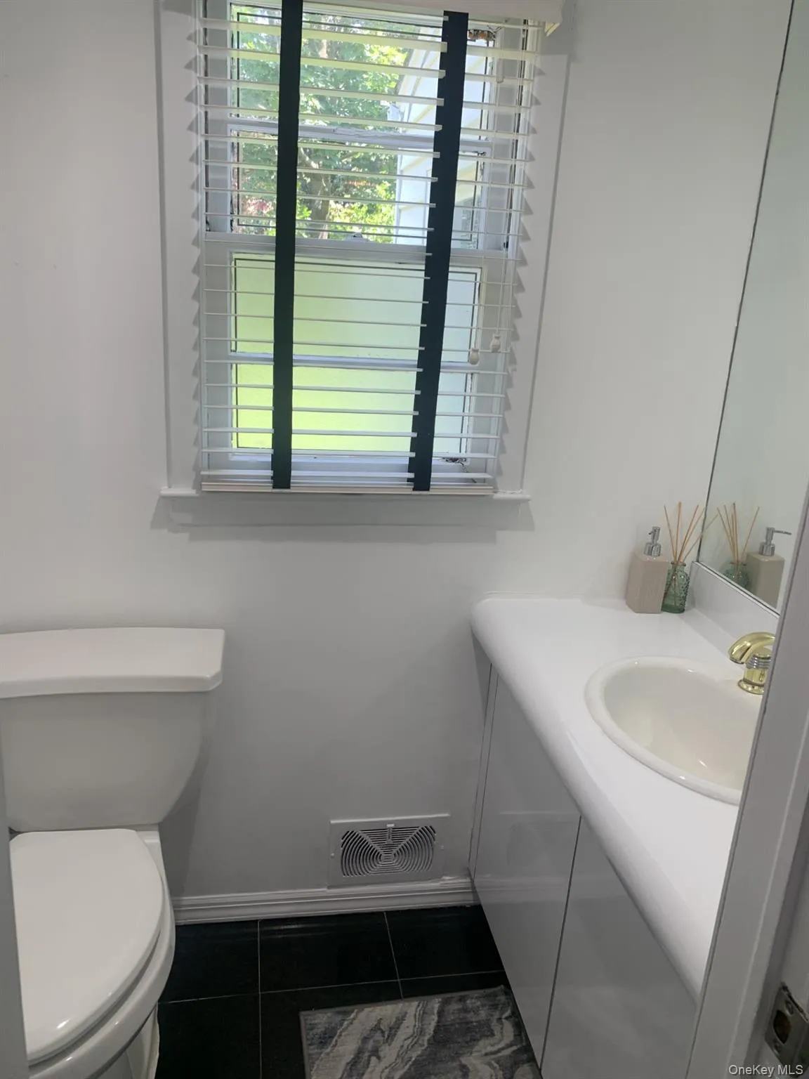 Powder Room Powder Room