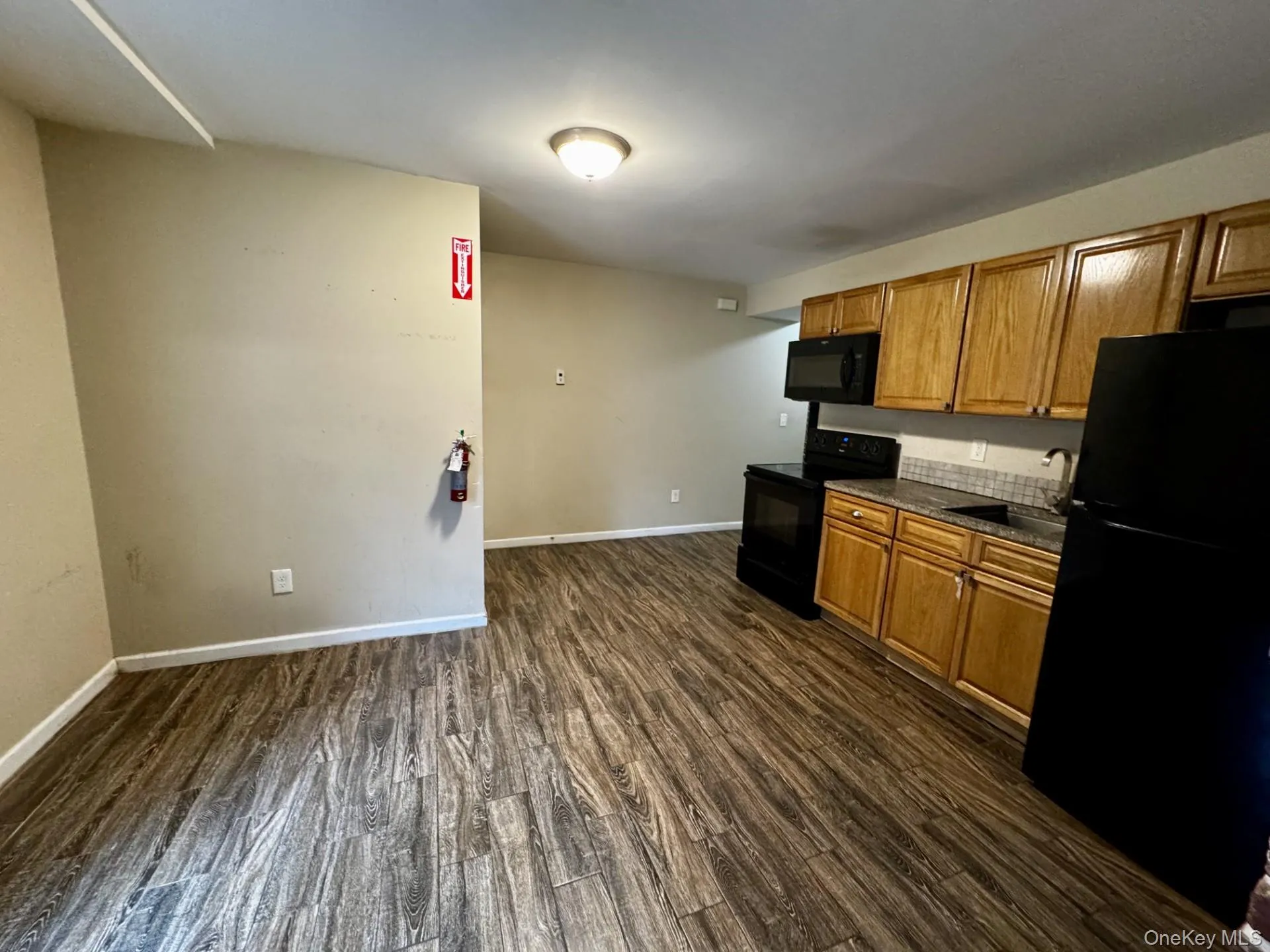 9 Clinton Street, Poughkeepsie, NY, 1 Bedroom Bedrooms, 4 Rooms Rooms,1 BathroomBathrooms,Residential Lease,Idx,Clinton,0,944074 9 Clinton Street, Poughkeepsie, NY, 1 Bedroom Bedrooms, 4 Rooms Rooms,1 BathroomBathrooms,Residential Lease,Idx,Clinton,0,944074