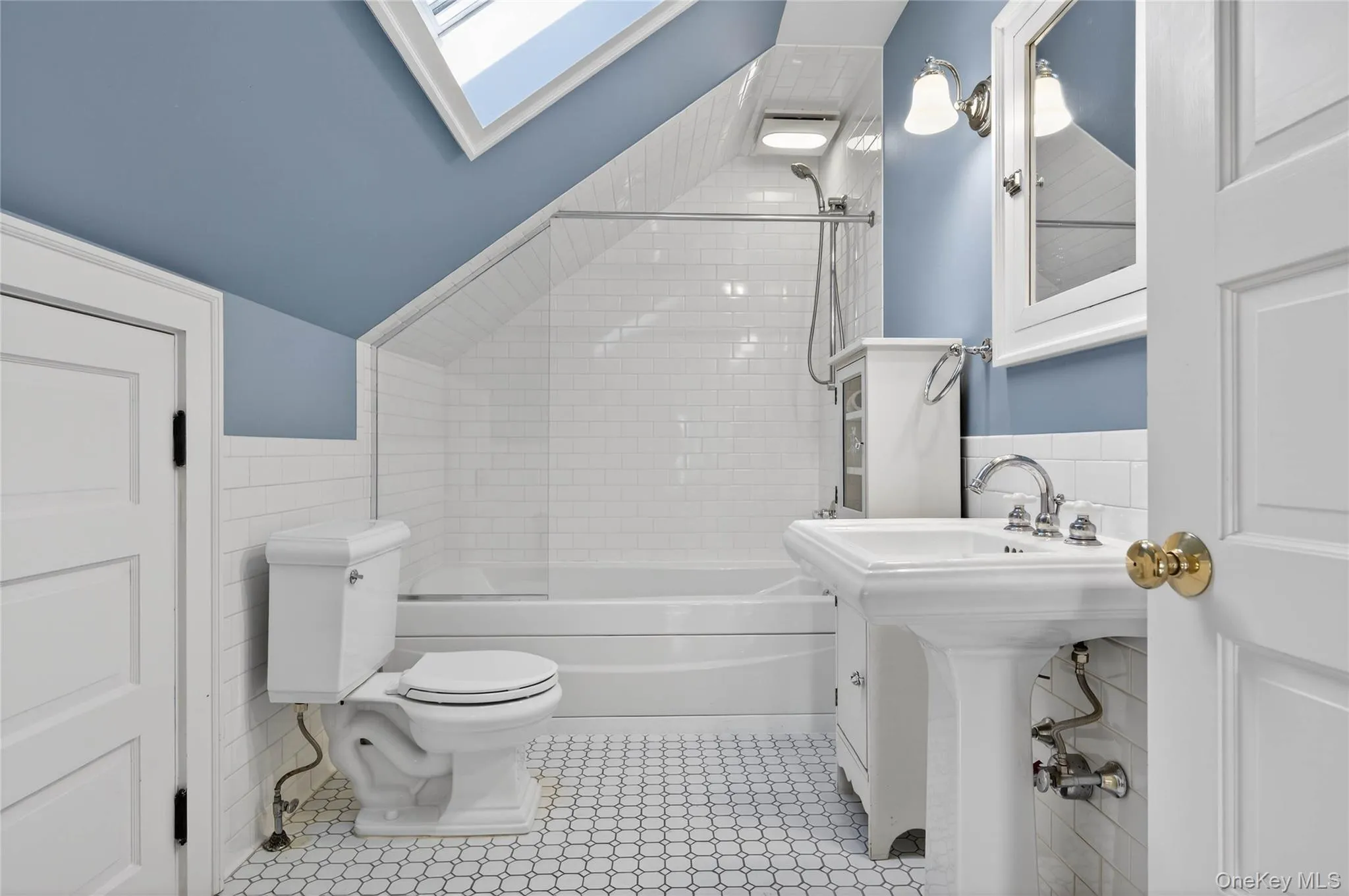 35 Birch Street, Oyster Bay, NY, 4 Bedrooms Bedrooms, 9 Rooms Rooms,3 BathroomsBathrooms,Residential Lease,For Rent,Birch,0,944113 35 Birch Street, Oyster Bay, NY, 4 Bedrooms Bedrooms, 9 Rooms Rooms,3 BathroomsBathrooms,Residential Lease,For Rent,Birch,0,944113