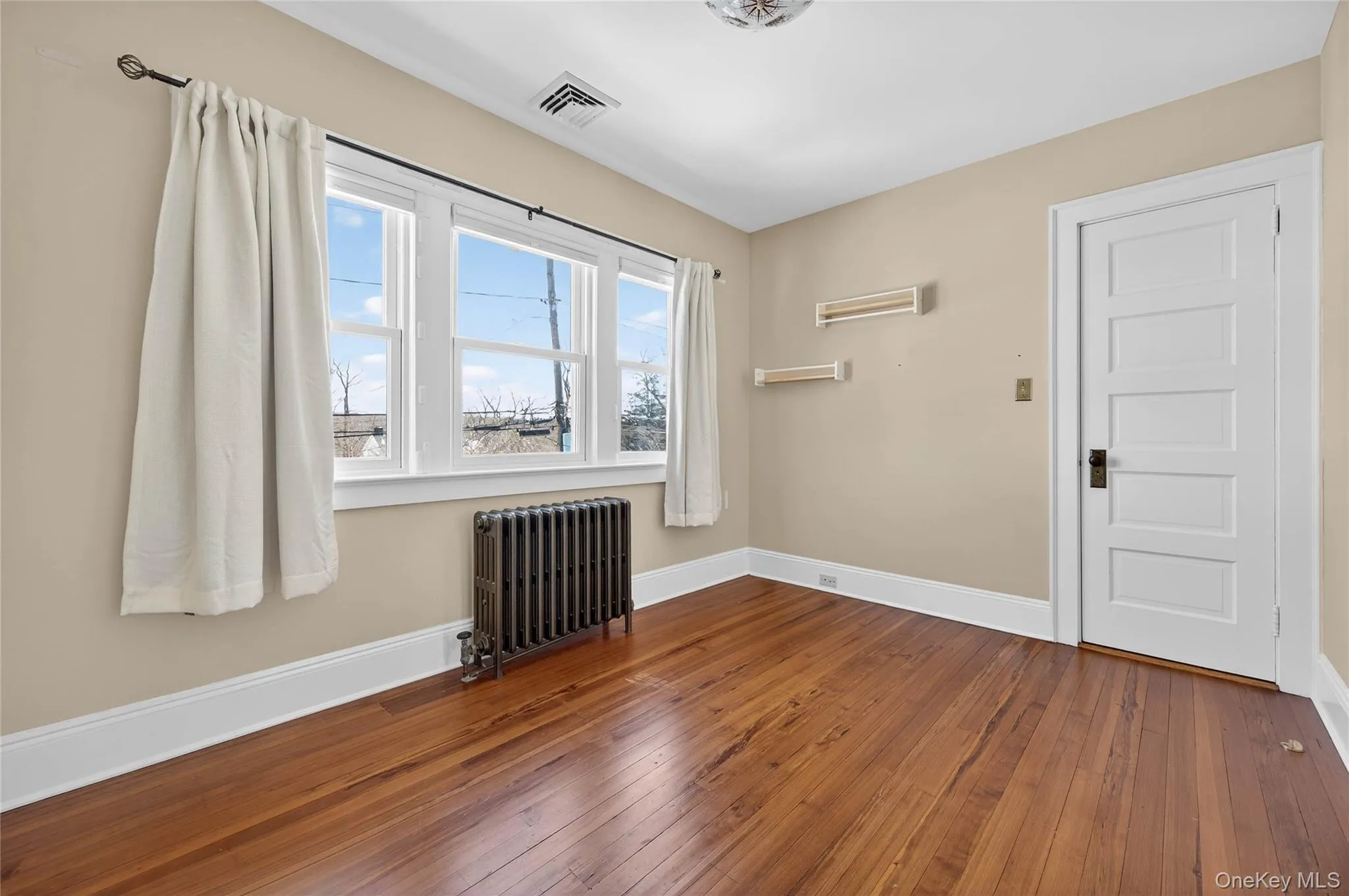 35 Birch Street, Oyster Bay, NY, 4 Bedrooms Bedrooms, 9 Rooms Rooms,3 BathroomsBathrooms,Residential Lease,For Rent,Birch,0,944113 35 Birch Street, Oyster Bay, NY, 4 Bedrooms Bedrooms, 9 Rooms Rooms,3 BathroomsBathrooms,Residential Lease,For Rent,Birch,0,944113