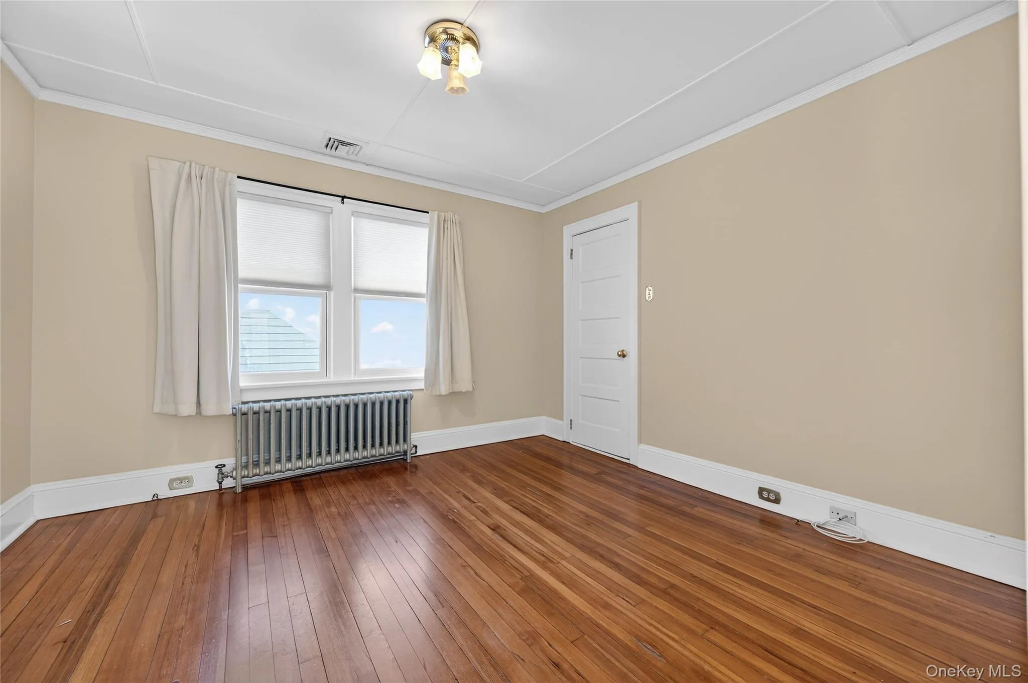 35 Birch Street, Oyster Bay, NY, 4 Bedrooms Bedrooms, 9 Rooms Rooms,3 BathroomsBathrooms,Residential Lease,For Rent,Birch,0,944113 35 Birch Street, Oyster Bay, NY, 4 Bedrooms Bedrooms, 9 Rooms Rooms,3 BathroomsBathrooms,Residential Lease,For Rent,Birch,0,944113