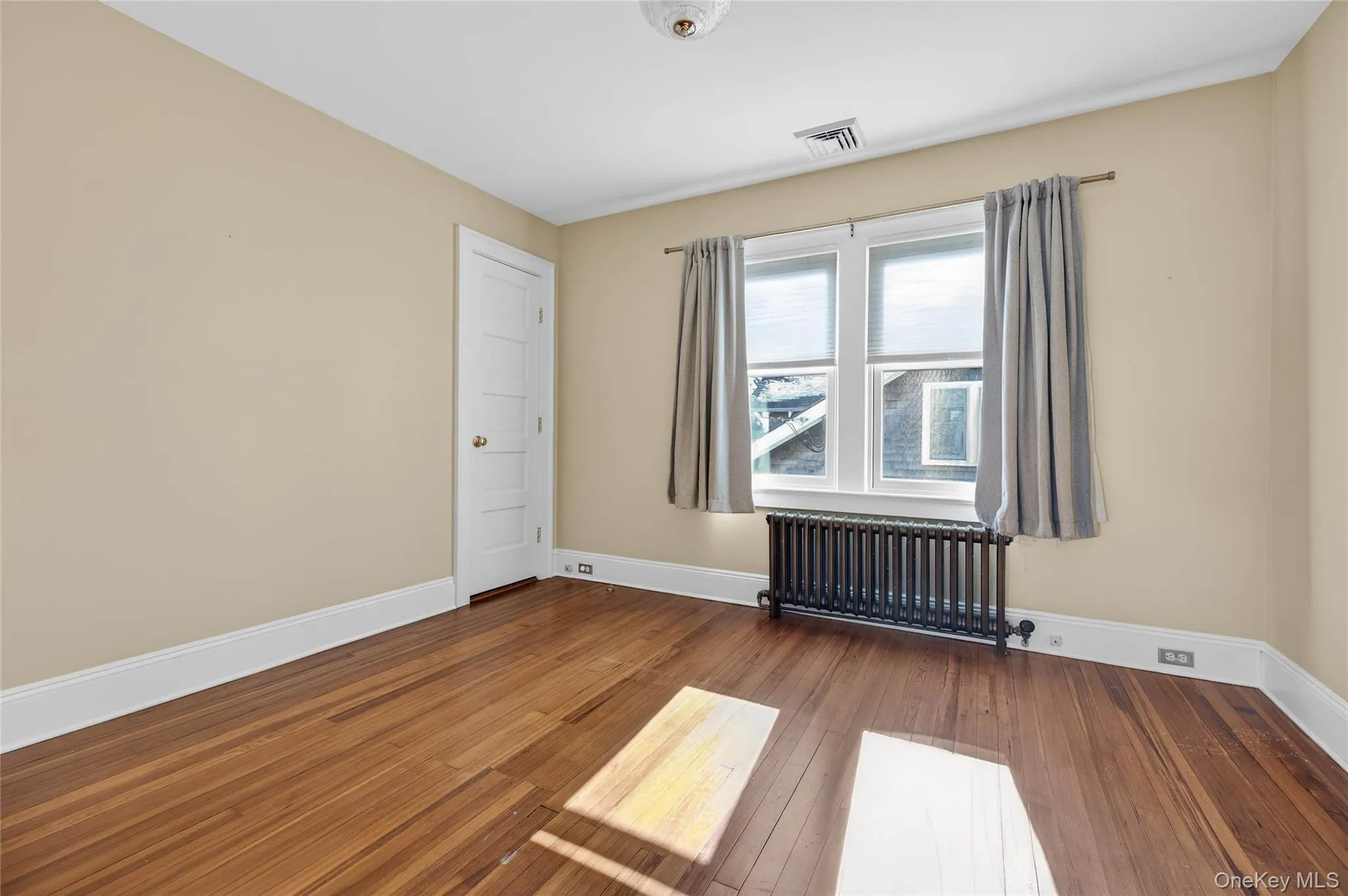 35 Birch Street, Oyster Bay, NY, 4 Bedrooms Bedrooms, 9 Rooms Rooms,3 BathroomsBathrooms,Residential Lease,For Rent,Birch,0,944113 35 Birch Street, Oyster Bay, NY, 4 Bedrooms Bedrooms, 9 Rooms Rooms,3 BathroomsBathrooms,Residential Lease,For Rent,Birch,0,944113