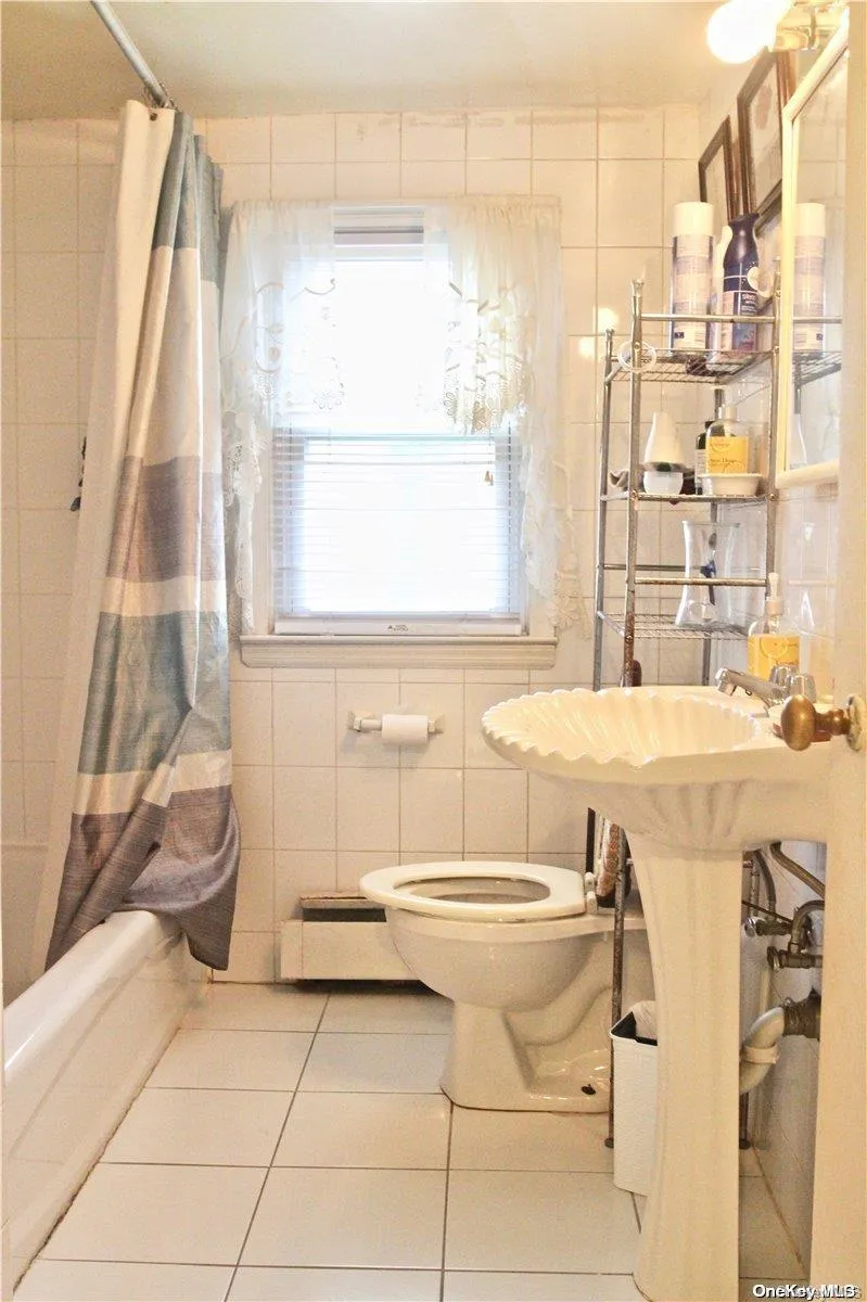 Full Bathroom #2 Bath tub Full Bathroom #2 Bath tub