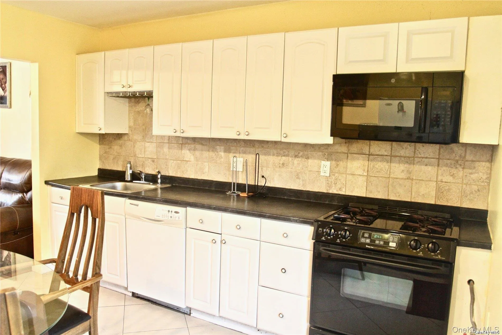 lots of counter space lots of counter space