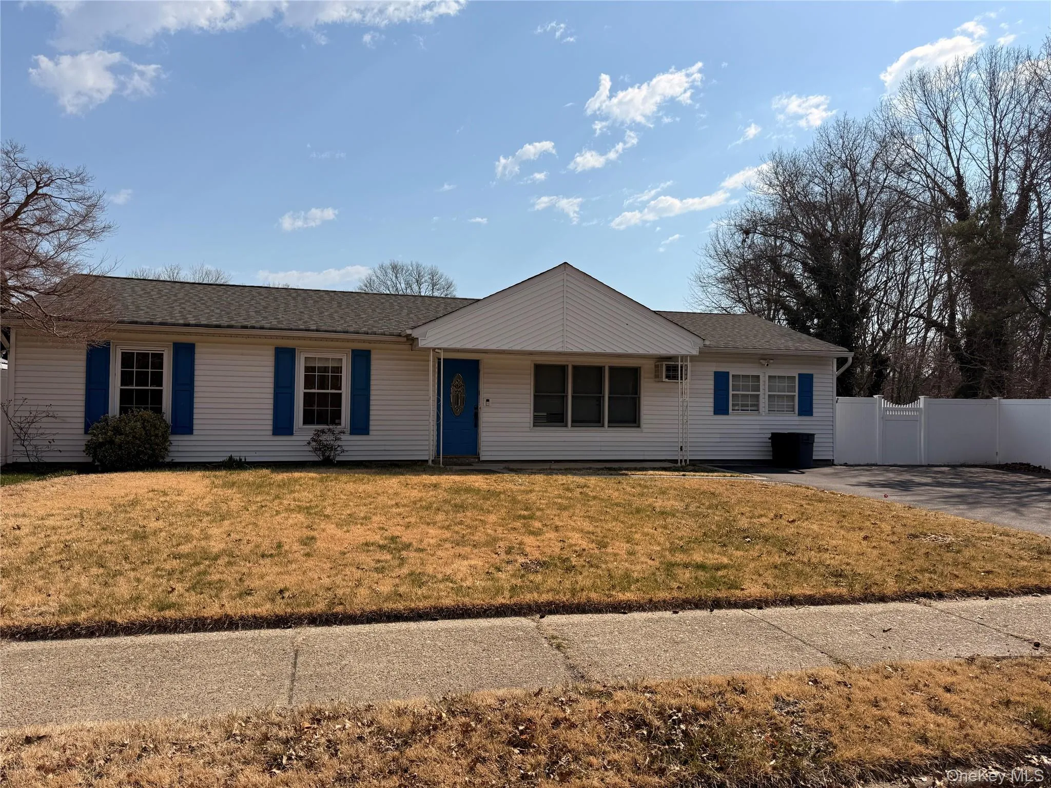 549 Blue Point Road, Brookhaven, NY, 4 Bedrooms Bedrooms, 7 Rooms Rooms,1 BathroomBathrooms,Residential Lease,For Rent,Blue Point,0,944209 549 Blue Point Road, Brookhaven, NY, 4 Bedrooms Bedrooms, 7 Rooms Rooms,1 BathroomBathrooms,Residential Lease,For Rent,Blue Point,0,944209