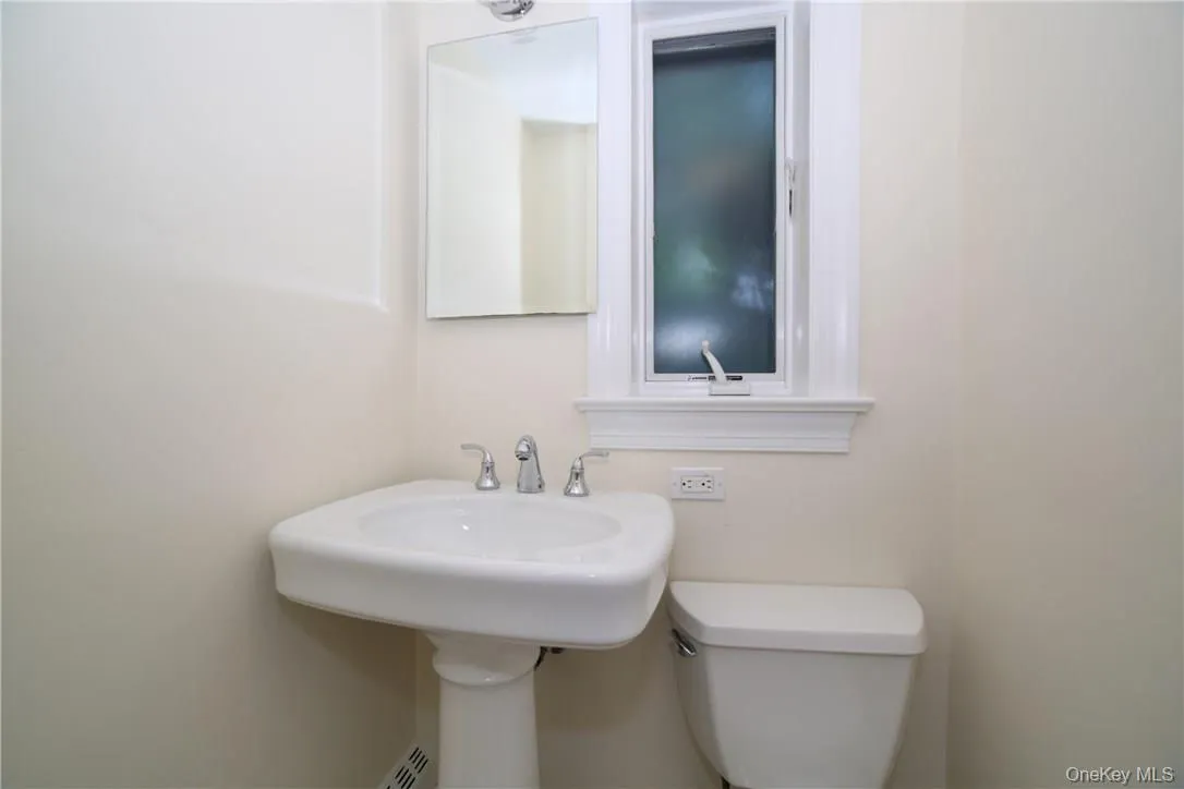 7 Highview Drive, Greenburgh, NY, 3 Bedrooms Bedrooms, 7 Rooms Rooms,2 BathroomsBathrooms,Residential Lease,Idx,Highview,0,944228 7 Highview Drive, Greenburgh, NY, 3 Bedrooms Bedrooms, 7 Rooms Rooms,2 BathroomsBathrooms,Residential Lease,Idx,Highview,0,944228