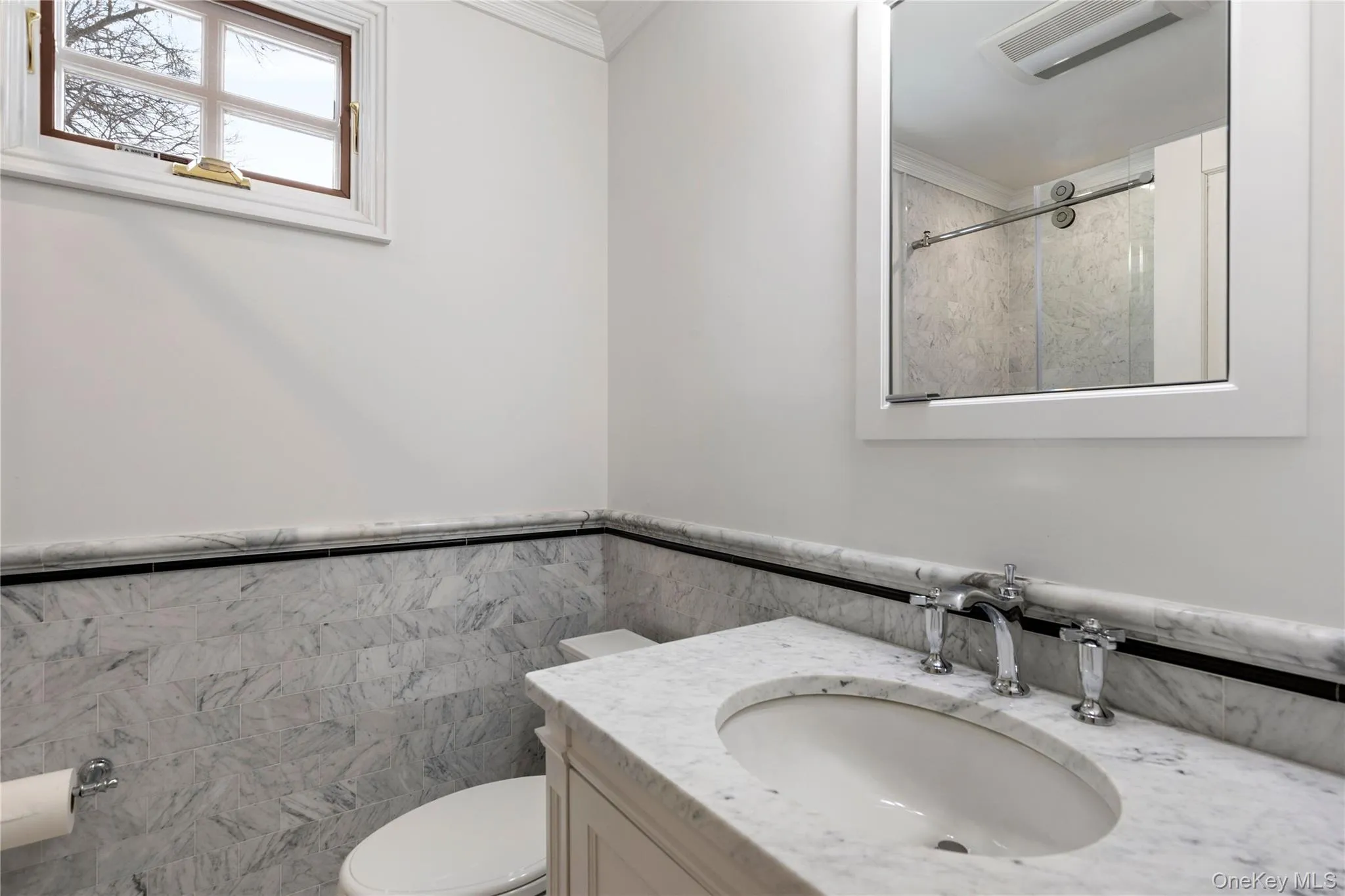 Full bathroom with shower (not pictured) Full bathroom with shower (not pictured)