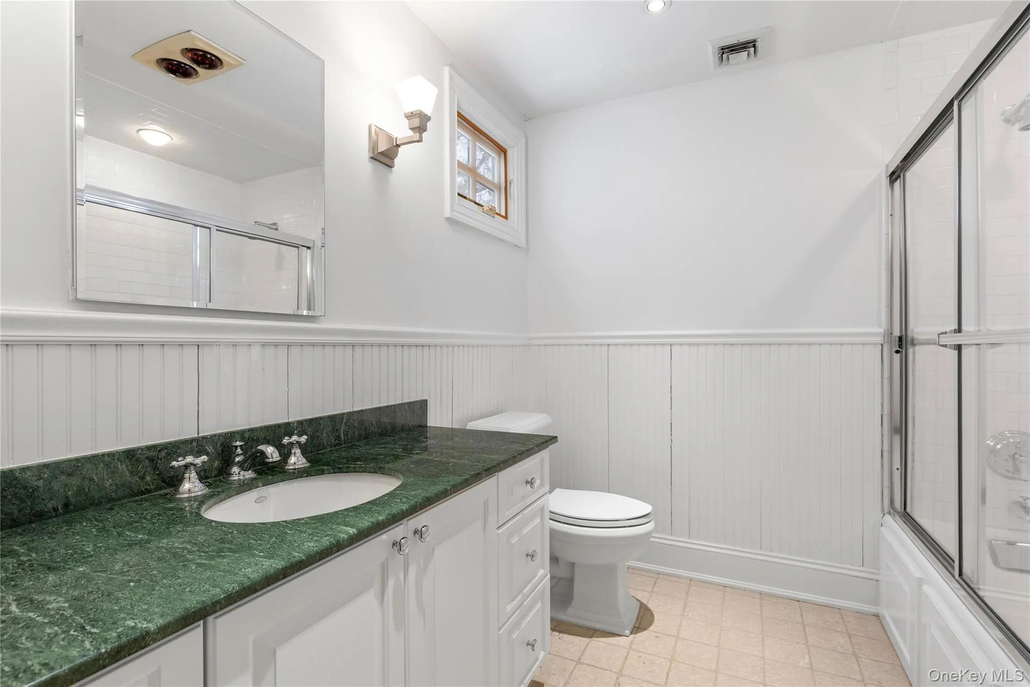 Full hall bathroom Full hall bathroom