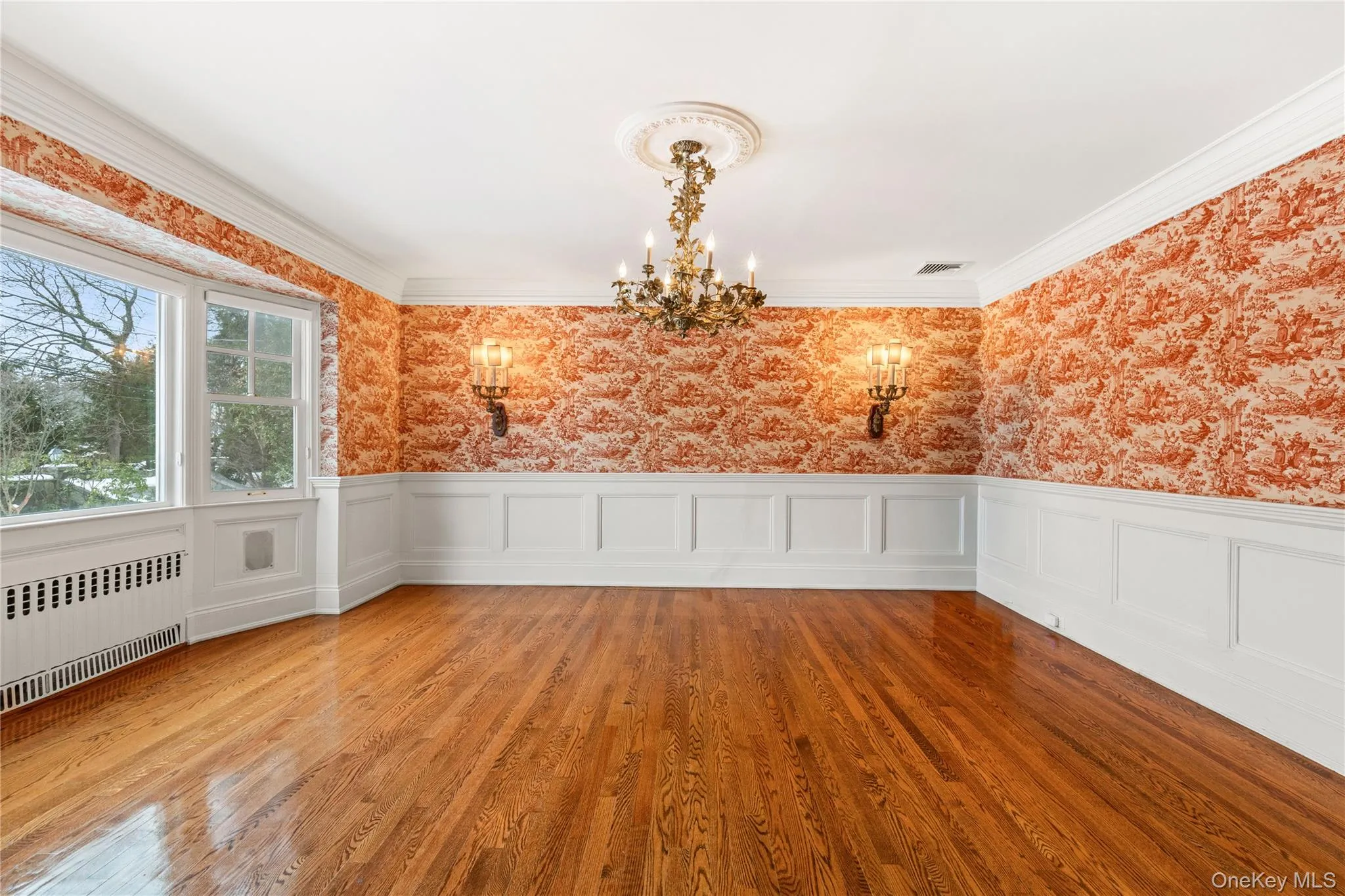 Elegant dining room Elegant dining room