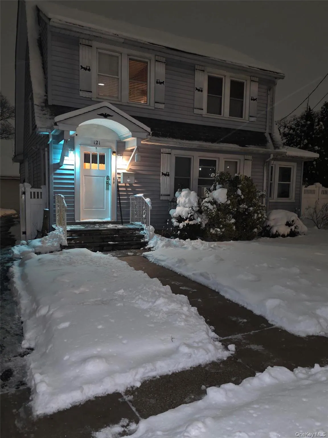 View of american foursquare style home View of american foursquare style home