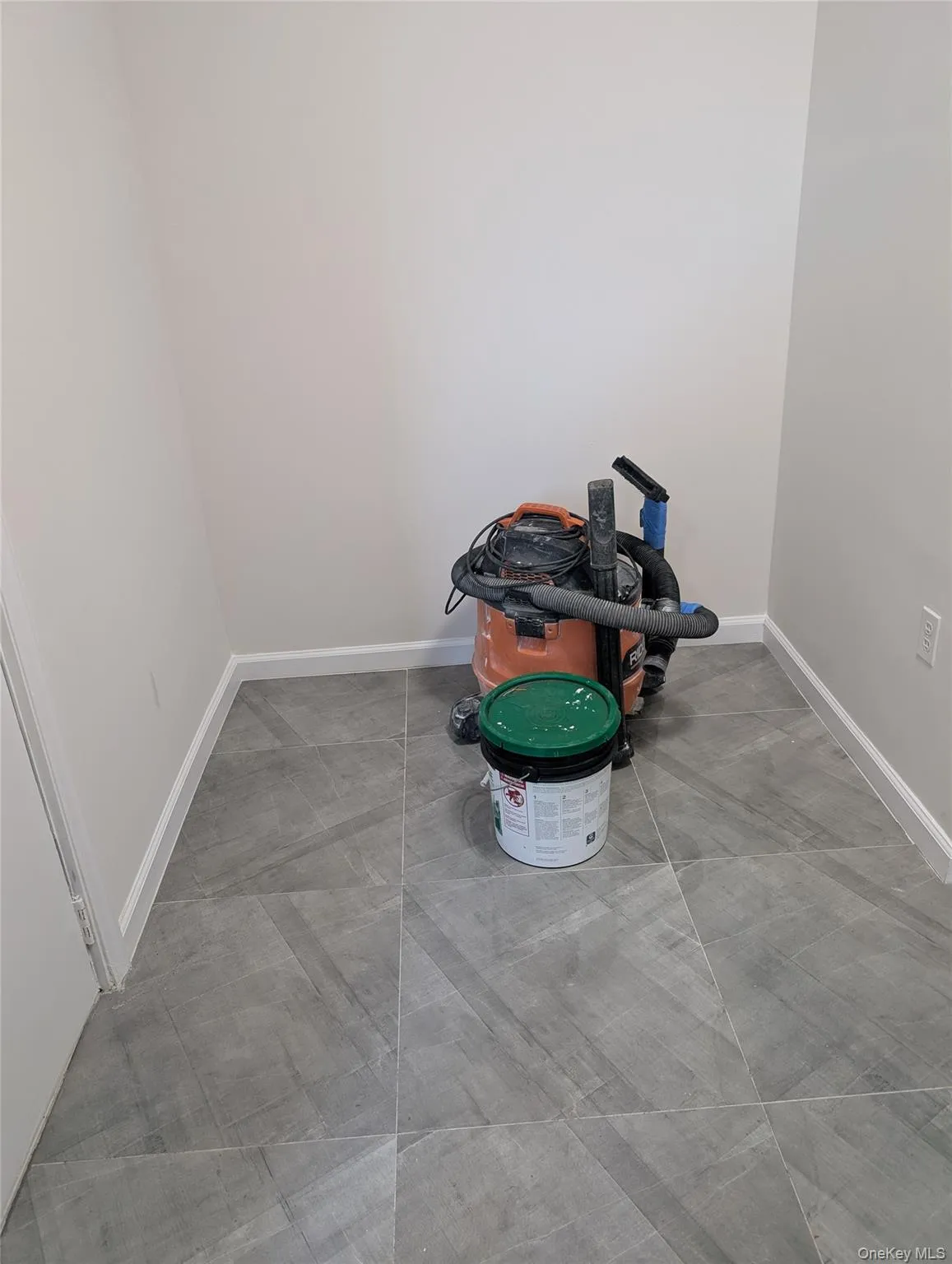 Detailed view of baseboards Detailed view of baseboards