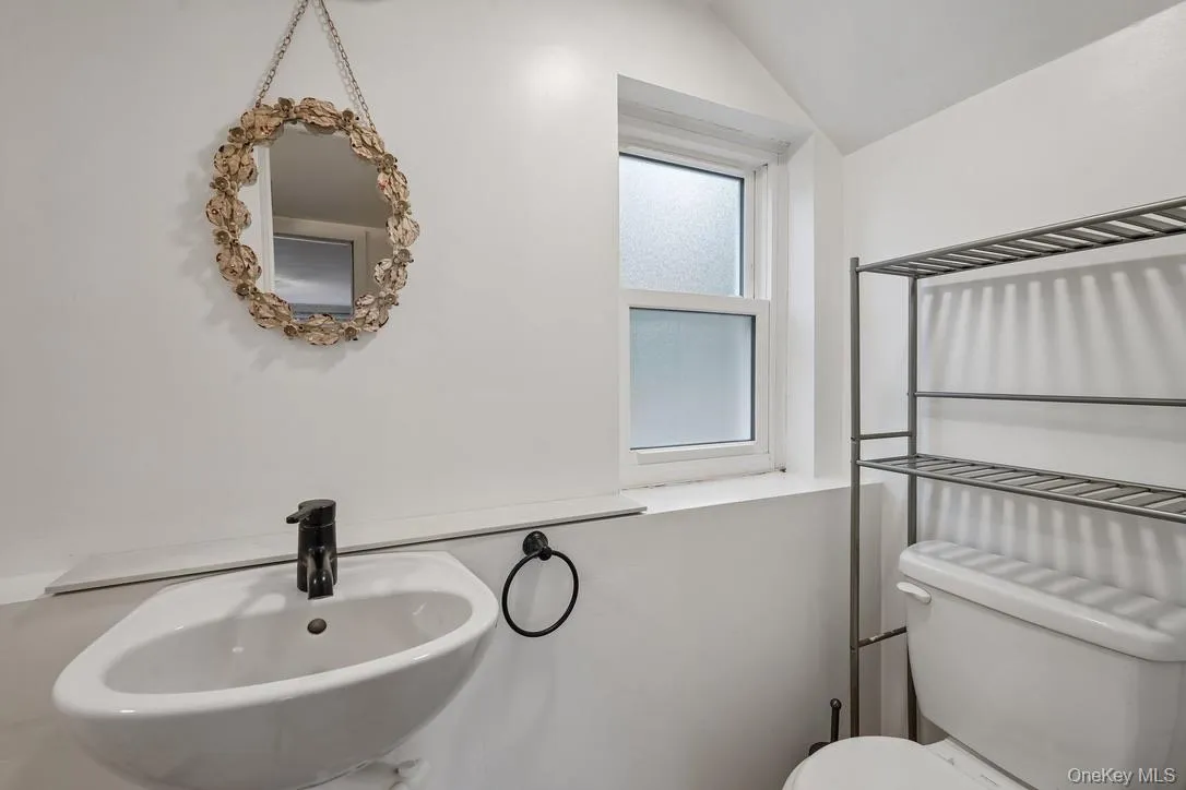 1/2 bath 1/2 bath
