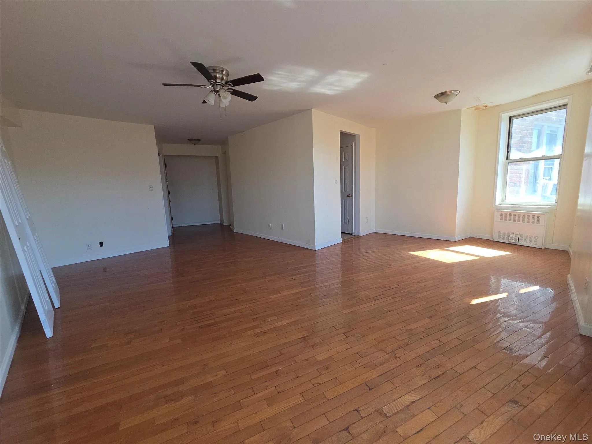 86-16 60th Avenue, New York, NY, 3 Rooms Rooms,1 BathroomBathrooms,Residential,For Rent,60th,0,944359 86-16 60th Avenue, New York, NY, 3 Rooms Rooms,1 BathroomBathrooms,Residential,For Rent,60th,0,944359