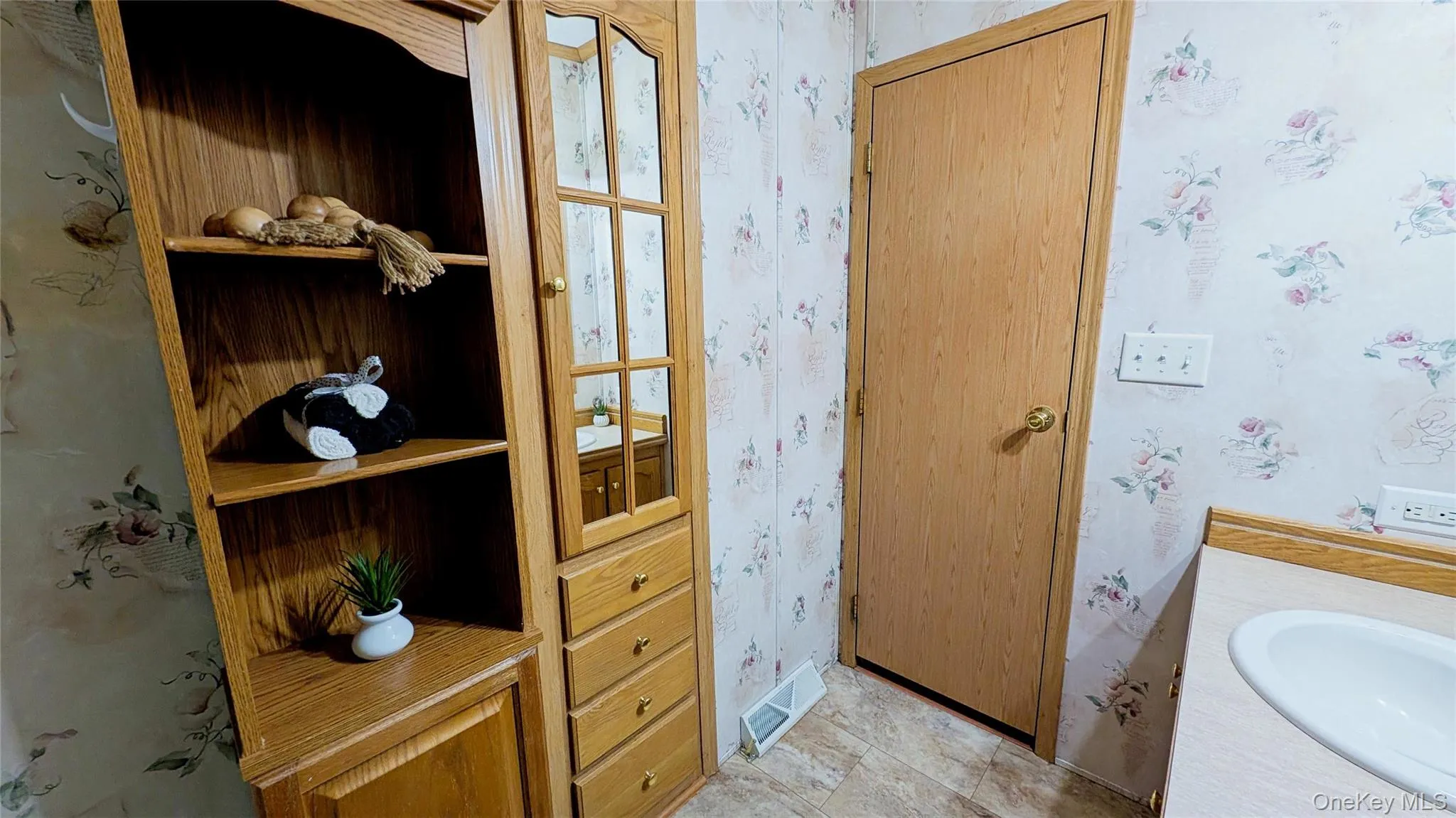 418 Frozen Ridge Road, Marlboro, NY, 3 Bedrooms Bedrooms, 5 Rooms Rooms,2 BathroomsBathrooms,Residential Lease,Idx,Frozen Ridge,0,944388 418 Frozen Ridge Road, Marlboro, NY, 3 Bedrooms Bedrooms, 5 Rooms Rooms,2 BathroomsBathrooms,Residential Lease,Idx,Frozen Ridge,0,944388