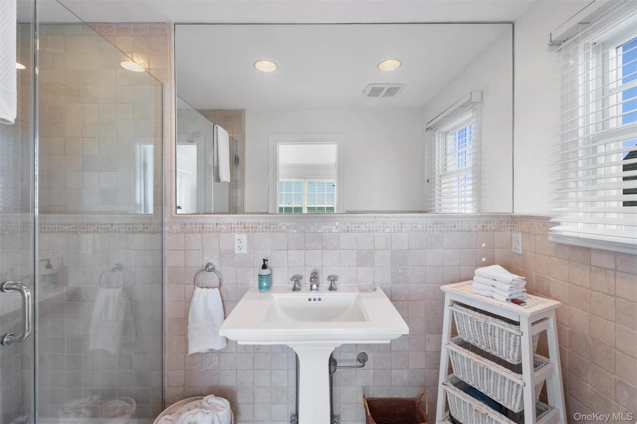 891 Dune Road, Southampton, NY, 5 Bedrooms Bedrooms, 9 Rooms Rooms,3 BathroomsBathrooms,Residential Lease,Idx,Dune,0,944393 891 Dune Road, Southampton, NY, 5 Bedrooms Bedrooms, 9 Rooms Rooms,3 BathroomsBathrooms,Residential Lease,Idx,Dune,0,944393