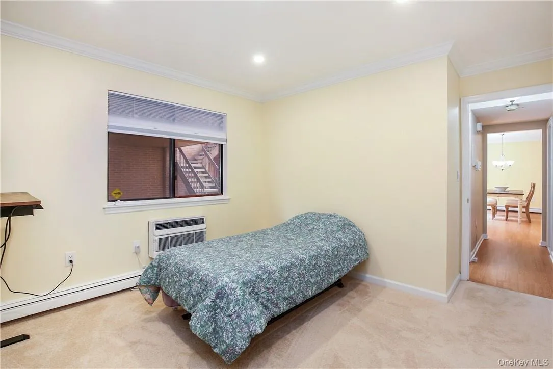 Recessed lights and crown molding Recessed lights and crown molding