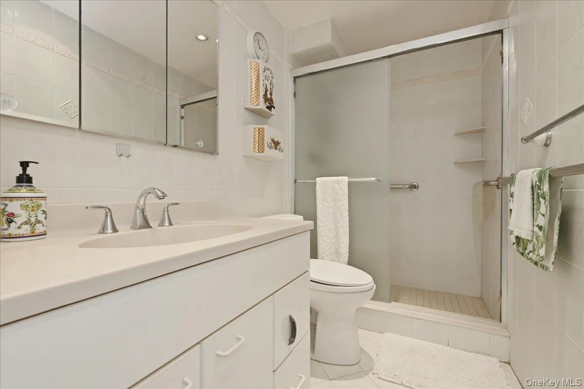 166-25 Powells Cove Boulevard, New York, NY, 2 Bedrooms Bedrooms, 5 Rooms Rooms,2 BathroomsBathrooms,Residential,For Rent,Powells Cove,0,KEY944439 166-25 Powells Cove Boulevard, New York, NY, 2 Bedrooms Bedrooms, 5 Rooms Rooms,2 BathroomsBathrooms,Residential,For Rent,Powells Cove,0,KEY944439