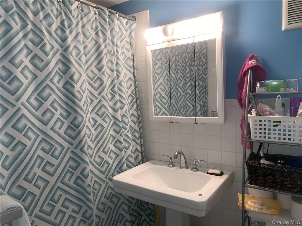 306 Ellen Street, Clarkstown, NY, 1 Room Rooms,1 BathroomBathrooms,Residential Lease,Idx,Ellen,0,944501 306 Ellen Street, Clarkstown, NY, 1 Room Rooms,1 BathroomBathrooms,Residential Lease,Idx,Ellen,0,944501