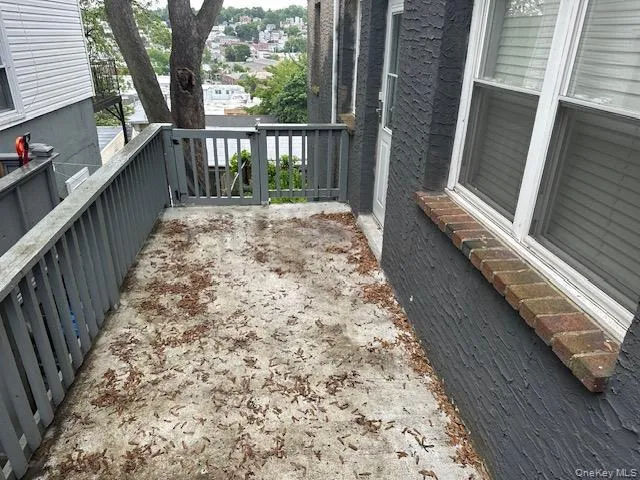 Front Entryway Front Entryway