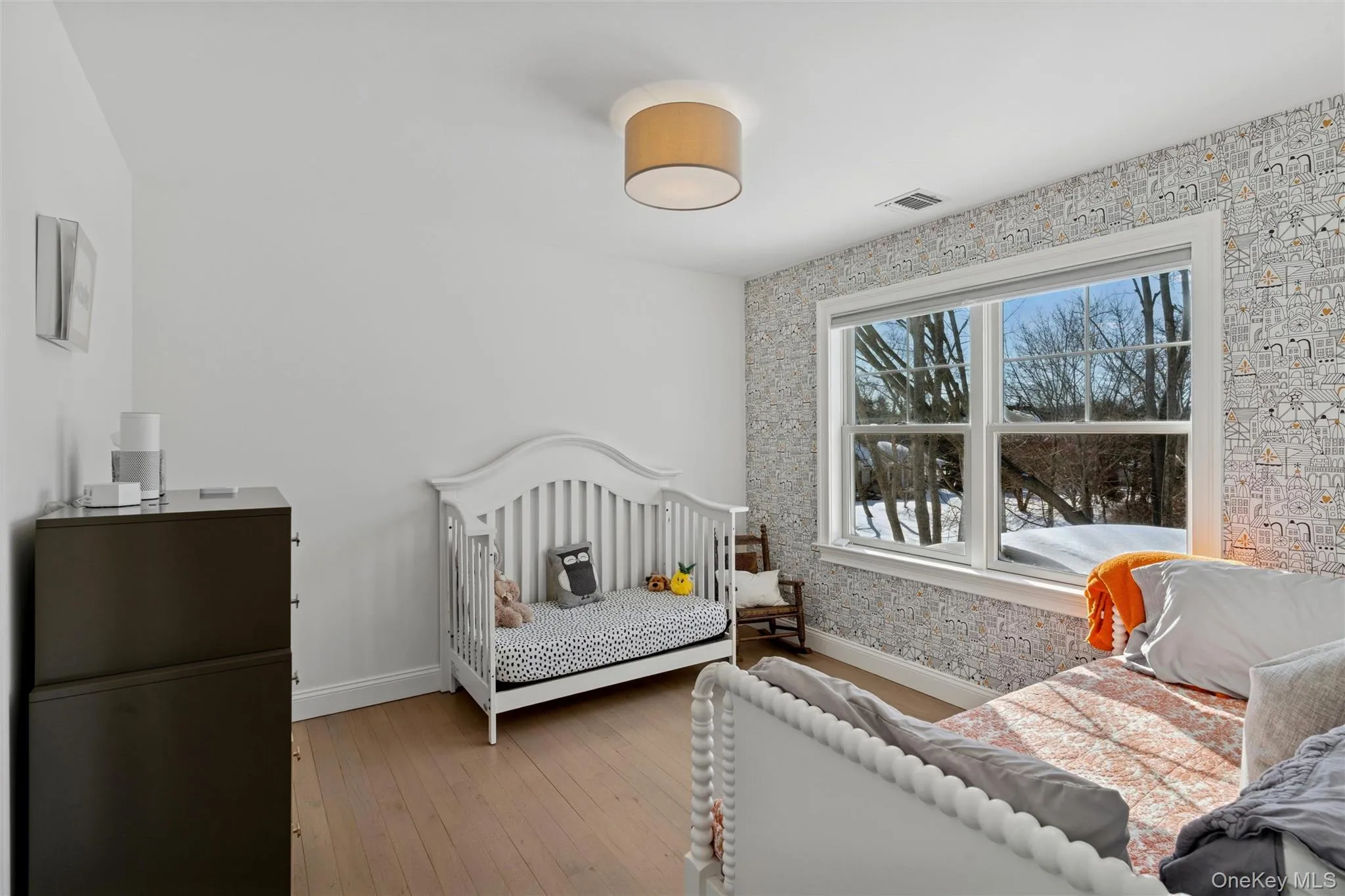 Kids Bedroom with day bed Kids Bedroom with day bed