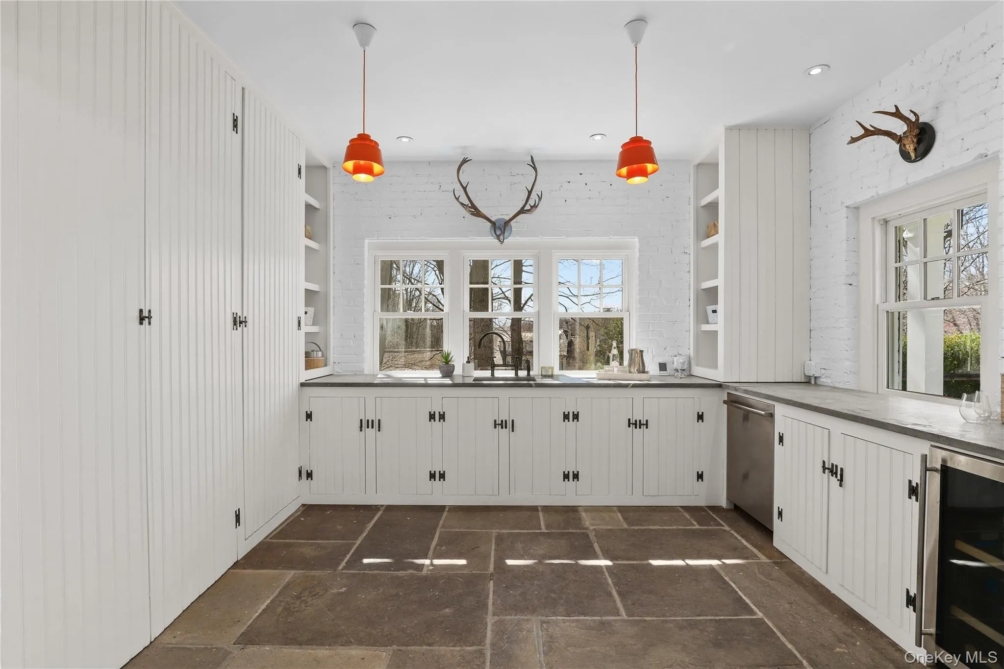 Kitchenette in pool house Kitchenette in pool house