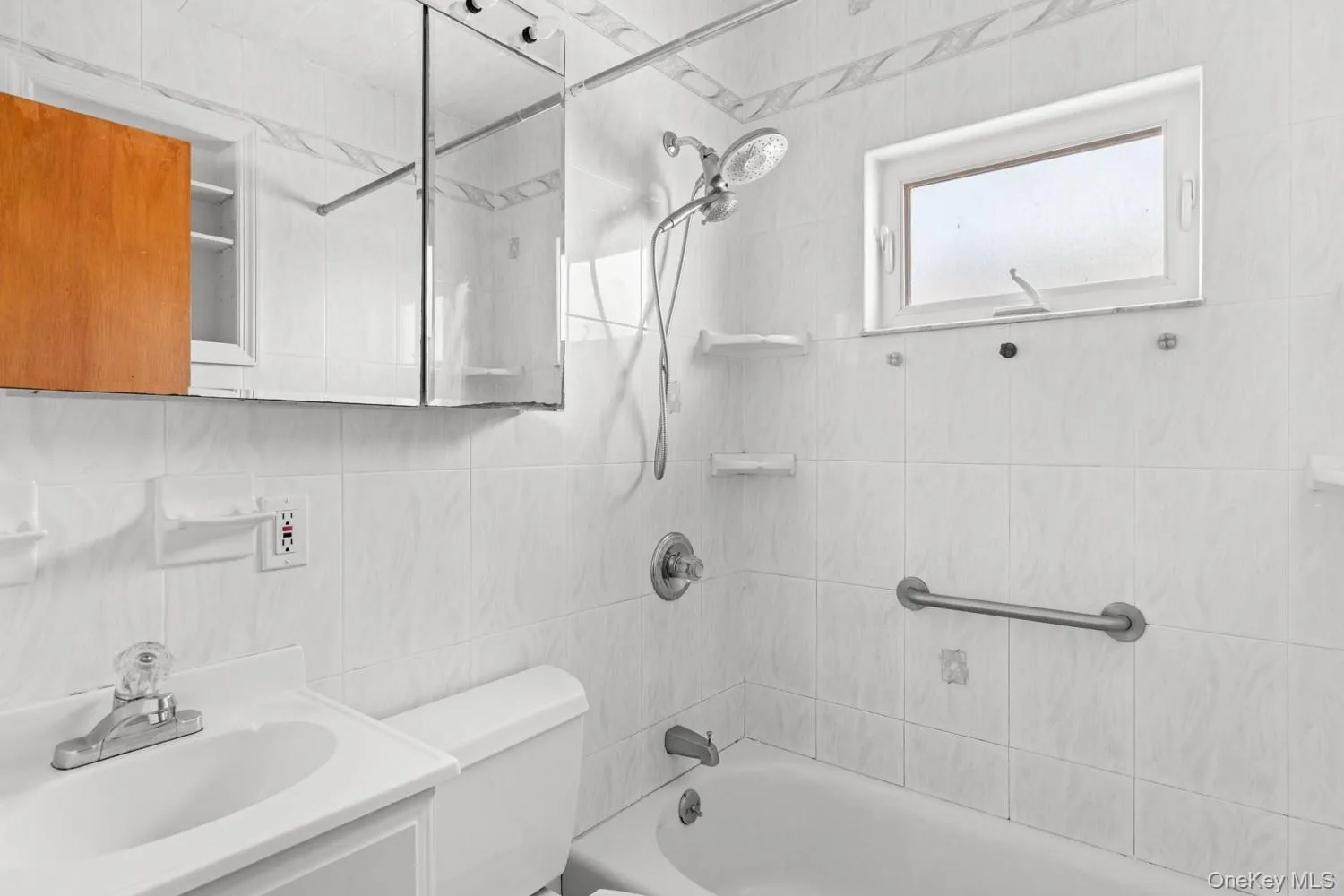 105A Muncy Avenue, Babylon, NY, 3 Bedrooms Bedrooms, 5 Rooms Rooms,1 BathroomBathrooms,Residential Lease,Idx,Muncy,0,944719 105A Muncy Avenue, Babylon, NY, 3 Bedrooms Bedrooms, 5 Rooms Rooms,1 BathroomBathrooms,Residential Lease,Idx,Muncy,0,944719